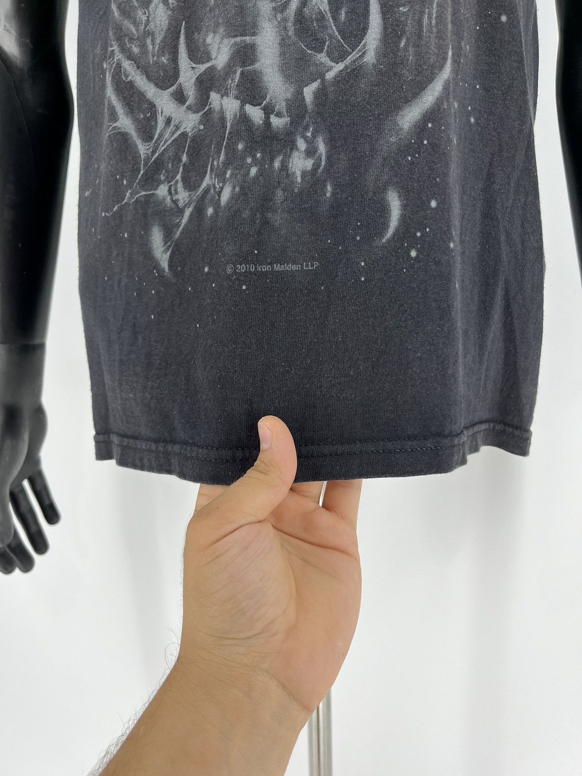 Band Tees × Vintage IRON MAIDEN 2010 “The Final Frontier” World Tour T-shirt Size US L / EU 52-54 / 3 - 6 Thumbnail