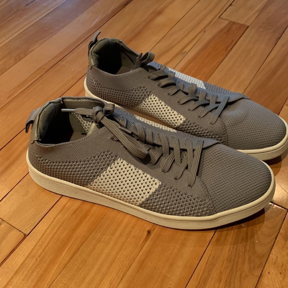 Aldo Z Aldo gray/white stripe mesh sneakers, new, size 9 Size US 9 / EU 42 - 2 Thumbnail