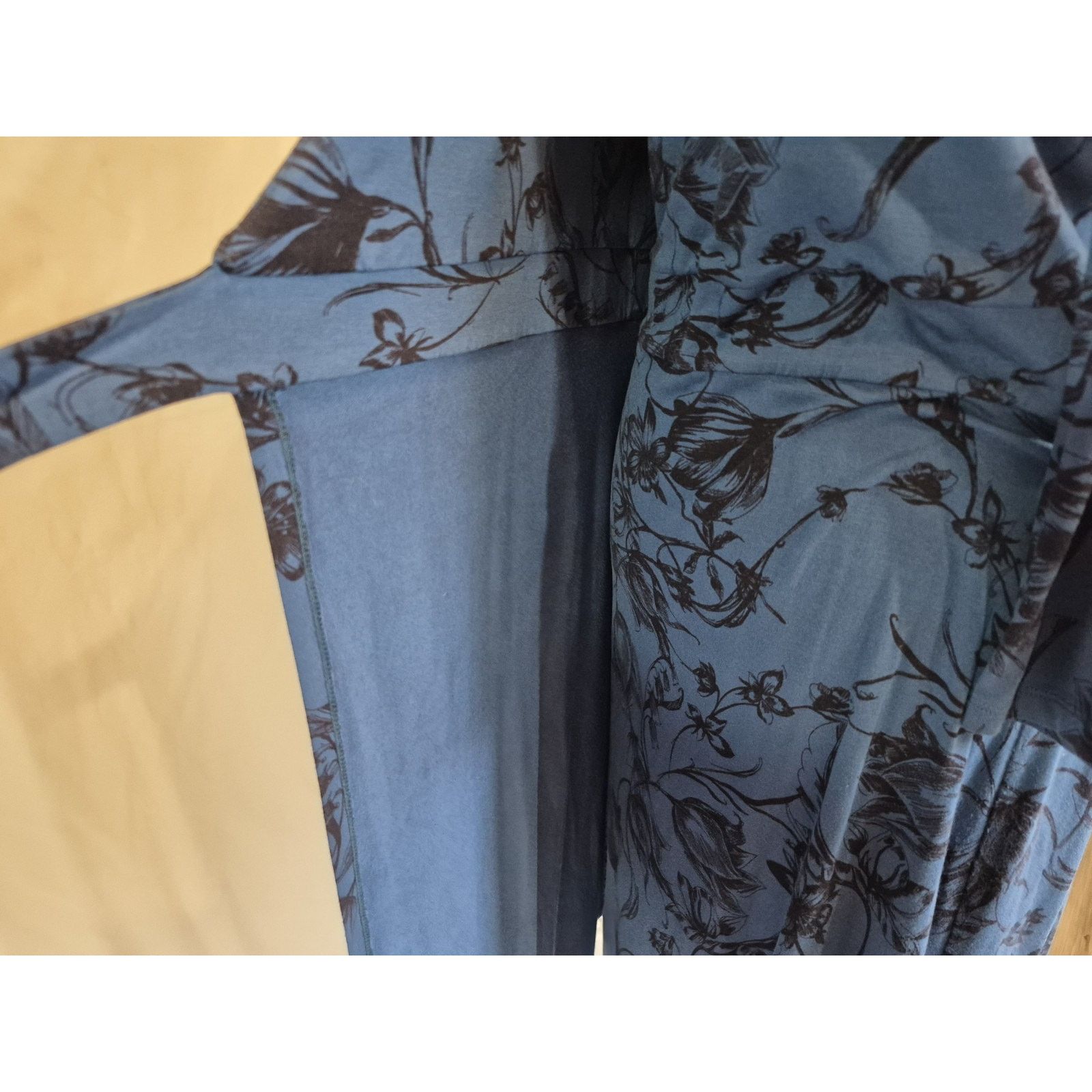 Hobbs London Hobbs London Blue Floral Blue Black Midi Wrap Dress US 10 Size L / US 10 / IT 46 - 3 Thumbnail