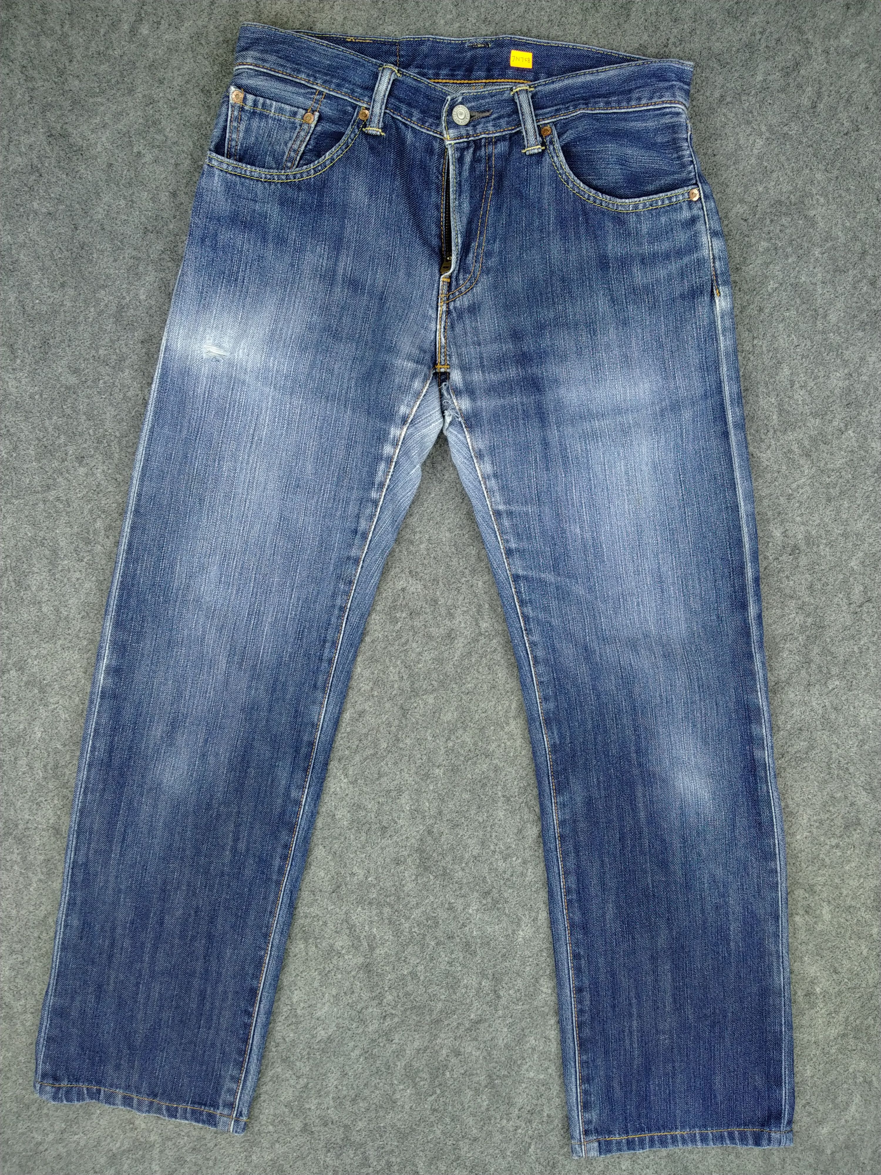 Levi's Distressed Levi's 502 Denim 31 x 30 -JN758 Size US 31 - 1 Thumbnail