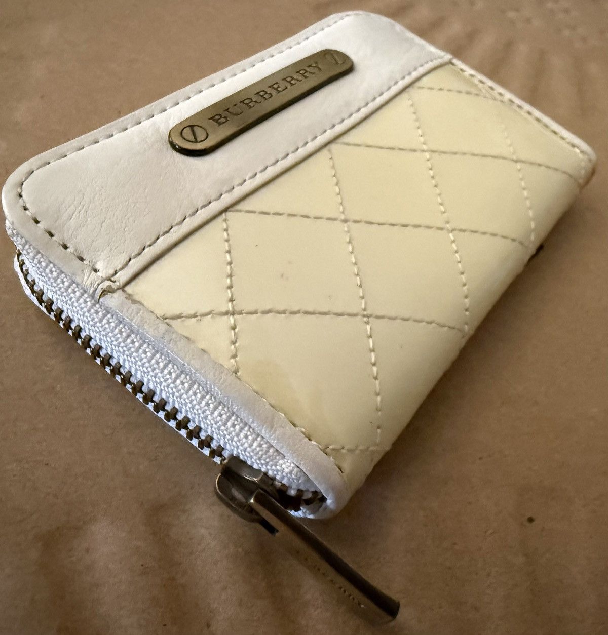 Burberry Vintage Burberry Leather & Enamel zippered card/coin wallet Size ONE SIZE - 4 Thumbnail