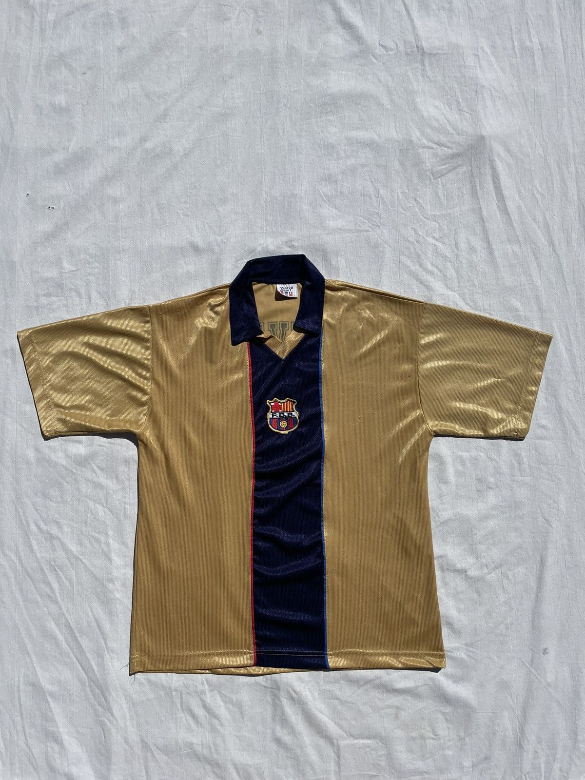 Vintage Vintage Football FC Barca T-Shirt Kluivert Size US L / EU 52-54 / 3 - 1 Thumbnail