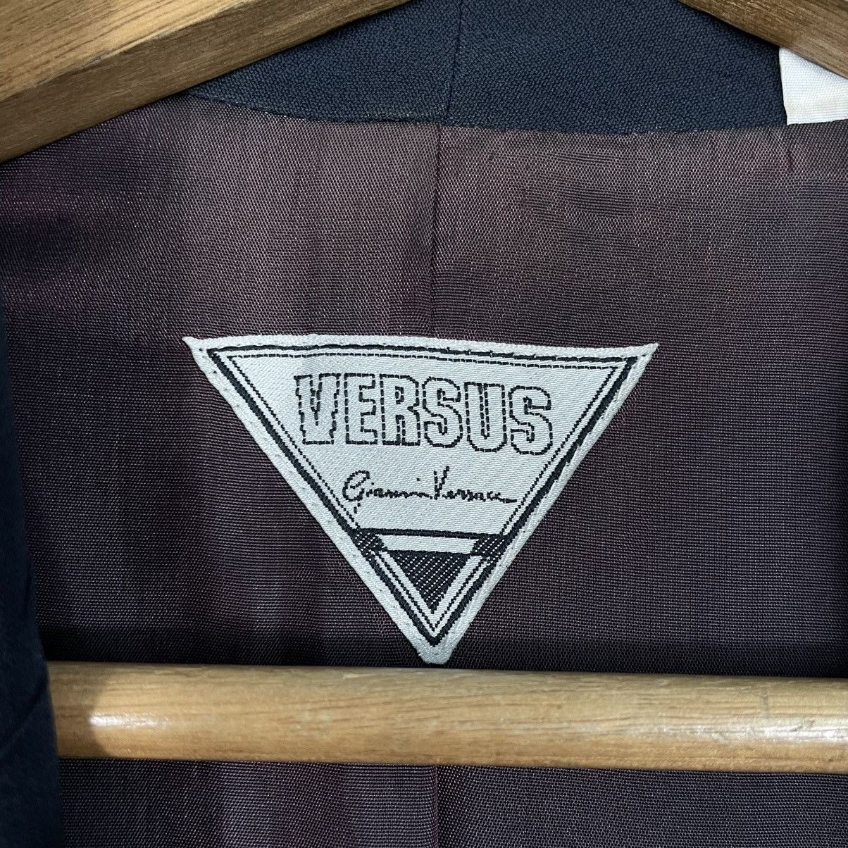 Versace Vintage Versus Gianni Versace Buttonless Jacket Size S / US 4 / IT 40 - 14 Thumbnail