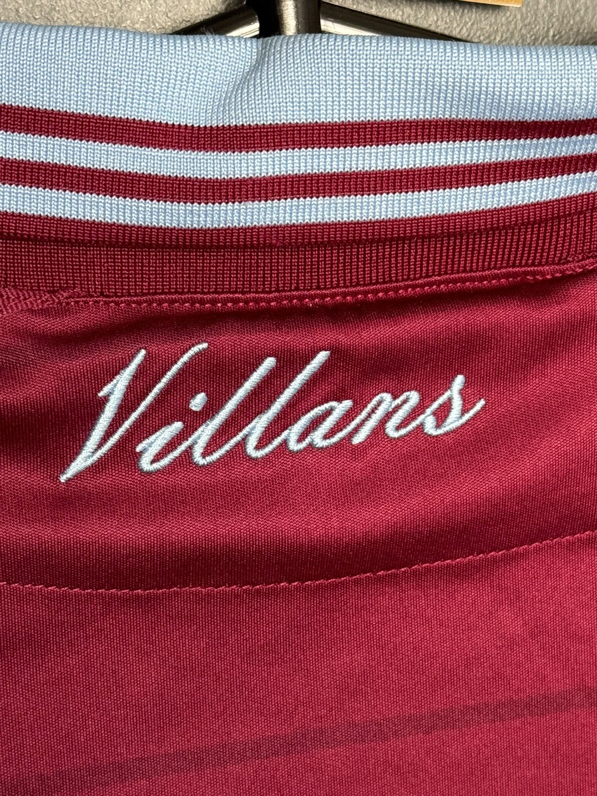 Macron Aston Villa 15/16 Home Football Long Sleeve Jersey Size US M / EU 48-50 / 2 - 4 Thumbnail