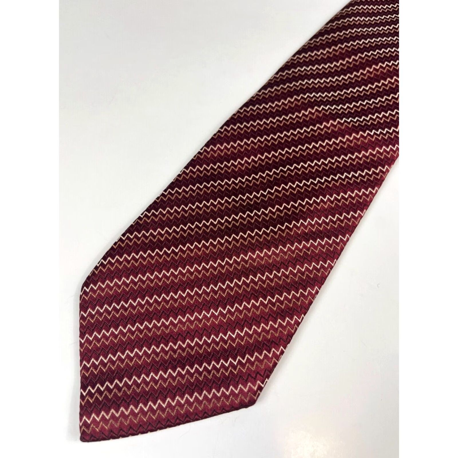 Pinko Thomas Pink Men’s Luxury Silk Tie Zig Zag Maroon 58" Wide 3 5/8" Classic Length Adjustable N/A Size ONE SIZE - 4 Thumbnail