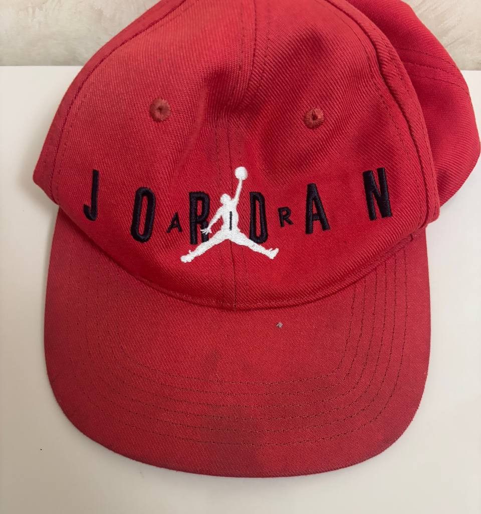 Jordan Brand Nike AIR Jordan Cap Red straight peak cap, one size Size ONE SIZE - 1 Thumbnail
