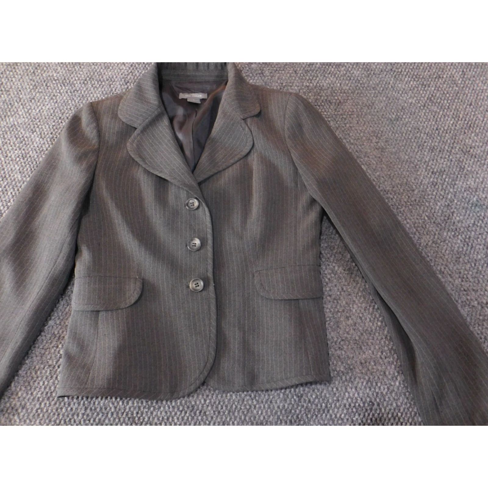 Ann Taylor Ann Taylor Loft Blazer Shirt Women Size 2 Gray Striped Three-Button Knit Stretch Casual Fall Spring Jacket Coat Mid-Length Women’s Mens? Size XS / US 0-2 / IT 36-38 - 4 Thumbnail