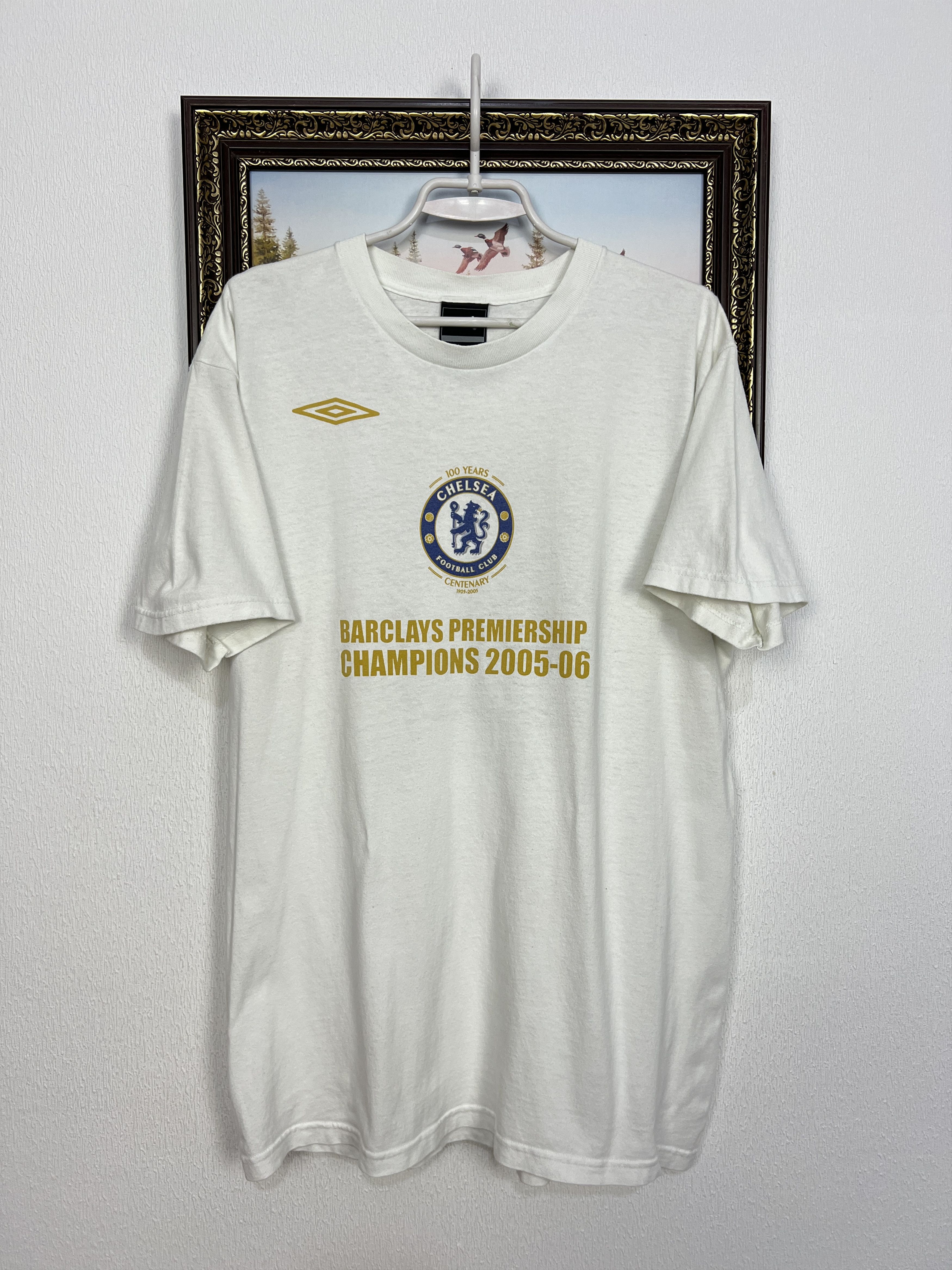 Umbro Chelsea Champions 2004 Football Shirt Jersey Tee Soccer Size US L / EU 52-54 / 3 - 1 Thumbnail