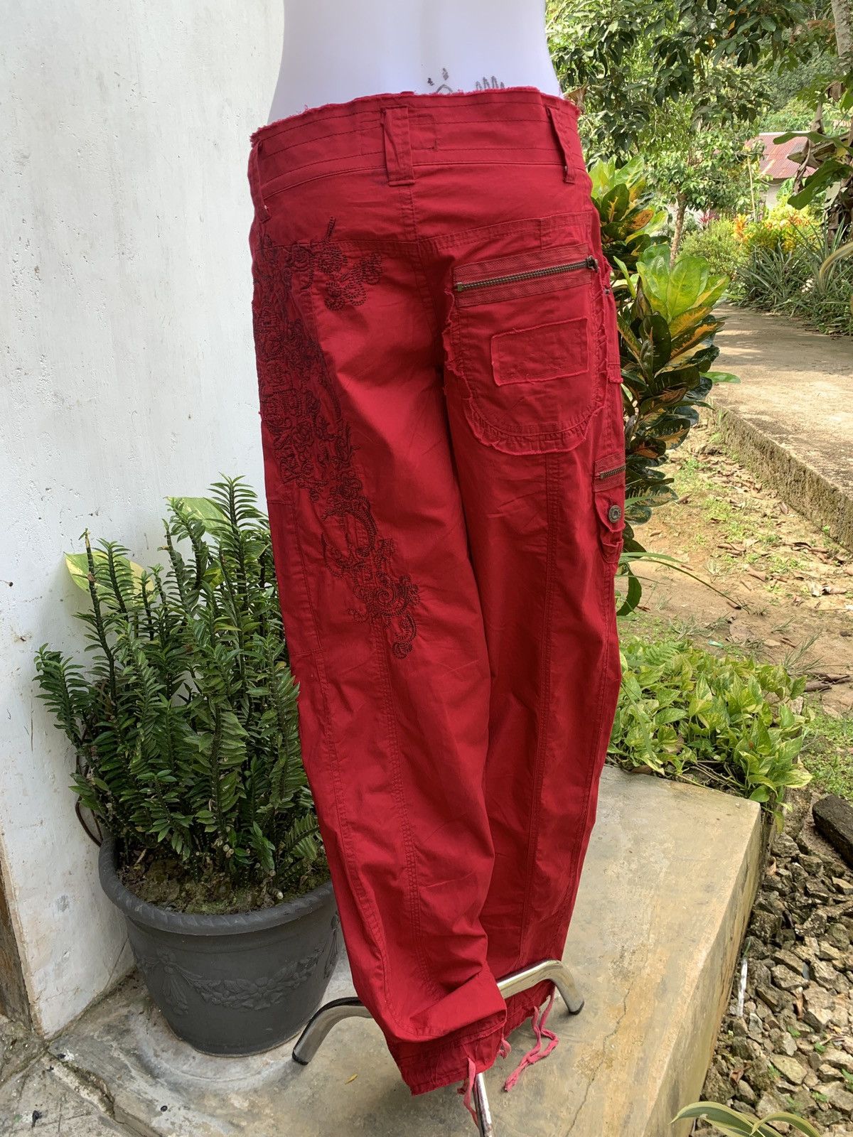 Enyce y2k Enyce Workwear Red Combat Cargo Embroidery Pants Size 27" / US 4 / IT 40 - 5 Thumbnail