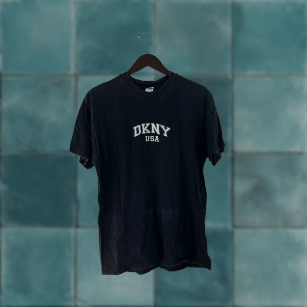 DKNY VINTAGE DKNY 90s USA graphic tee T-Shirt Mens L Black Short Sleeve 100% cotton Size US L / EU 52-54 / 3 - 1 Thumbnail