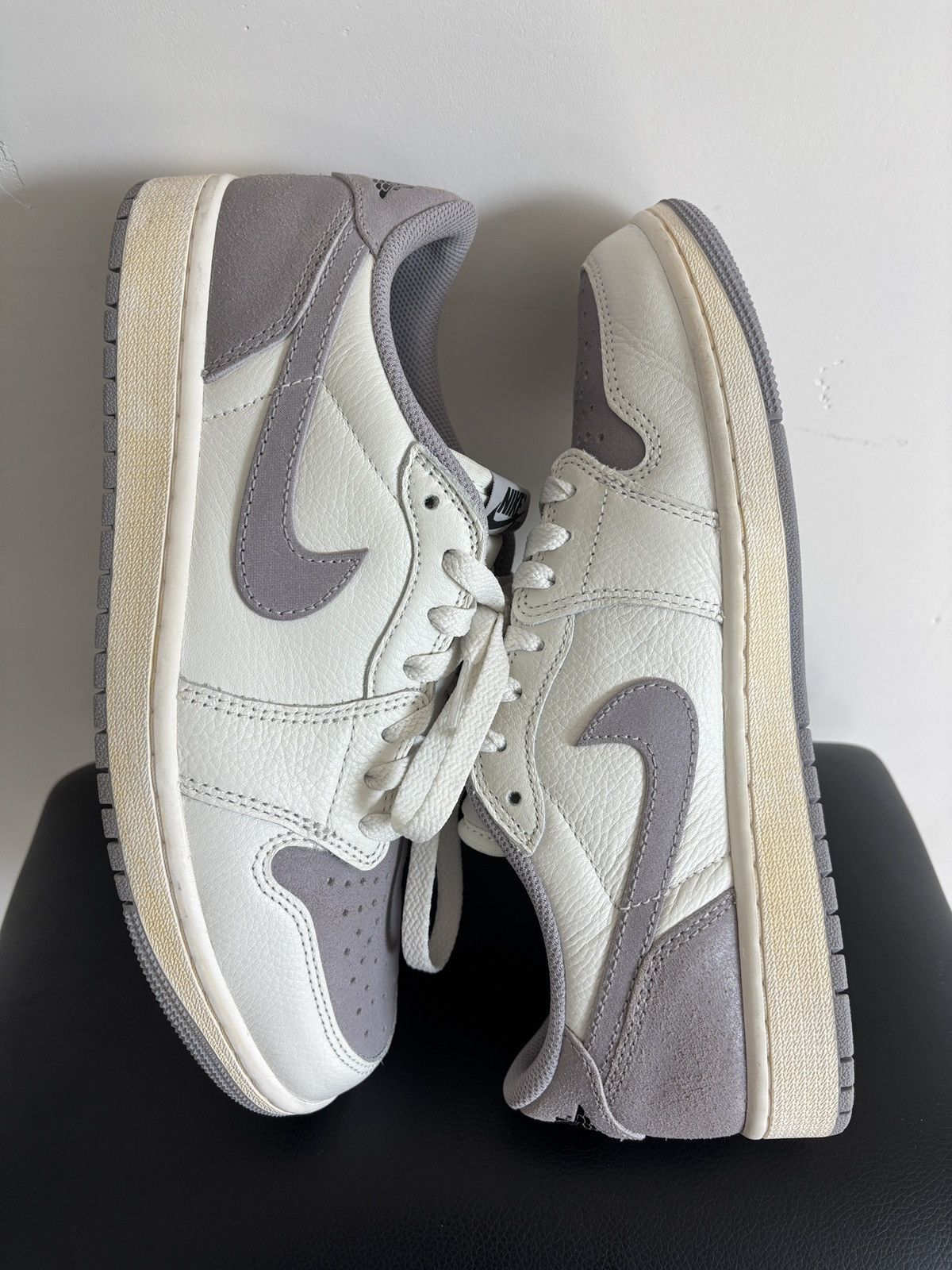 Jordan Brand Jordan 1 Low Atmosphere Grey Size US 9 / EU 42 - 1 Thumbnail