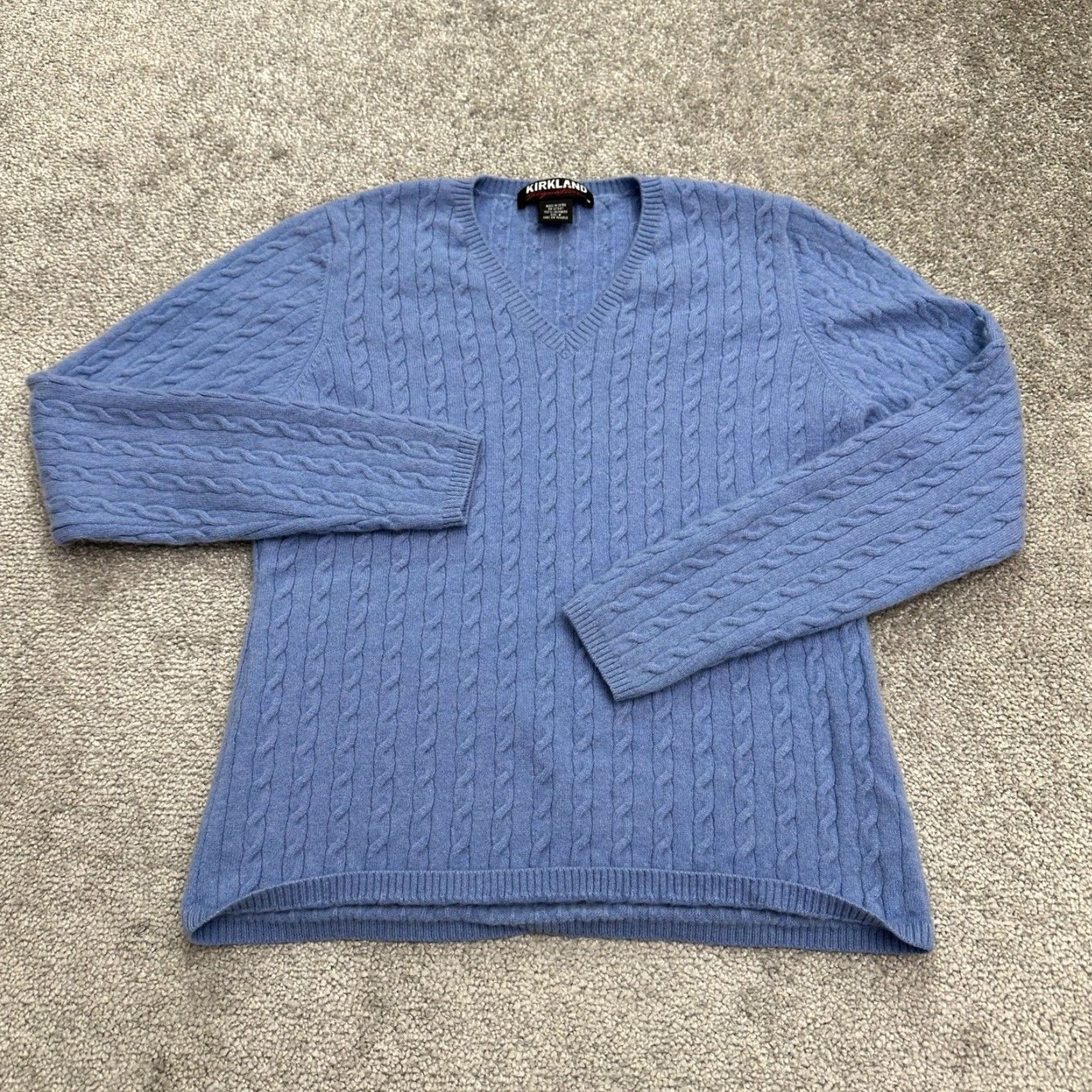 Vintage VINTAGE Kirkland Signature Cashmere Blue Sweater Womens M Shrink Fit Smaller Casual Pullover Knit Cable Knit Long Sleeve V-Neck Shorter Size M / US 6-8 / IT 42-44 - 2 Thumbnail
