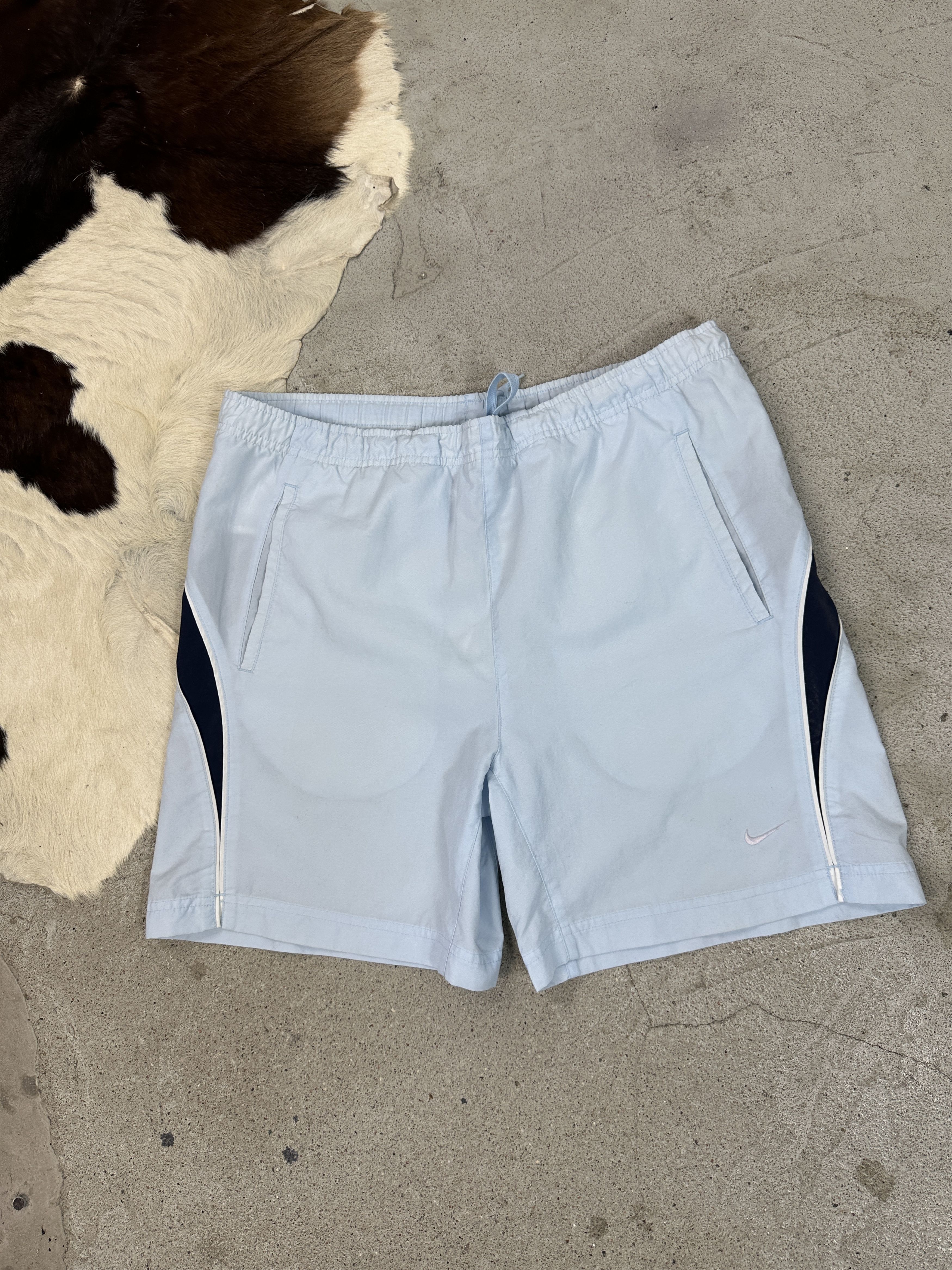 Nike × Vintage Vintage Sportswear Streetwear Nike 00s Shorts Size US 33 - 1 Thumbnail
