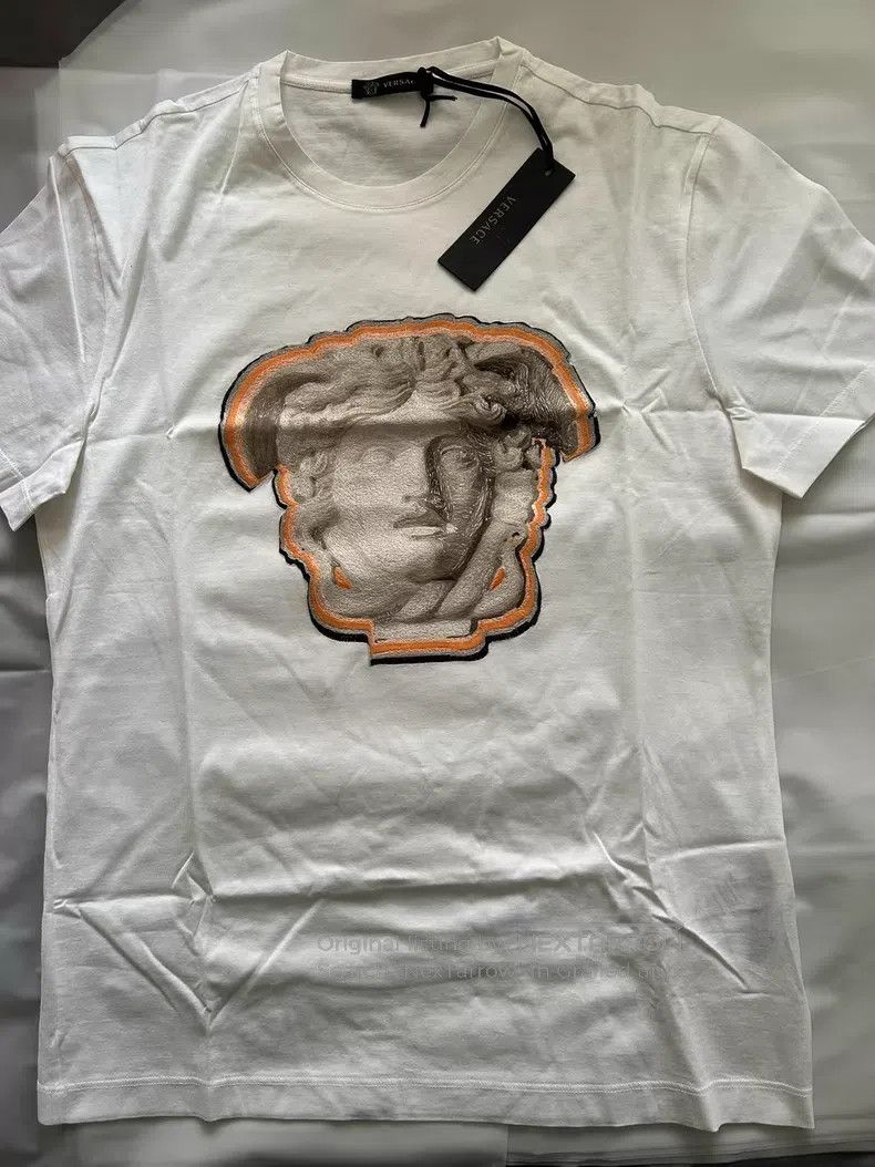 Versace Versace Men's embroidered t-shirt Size US S / EU 44-46 / 1 - 1 Thumbnail