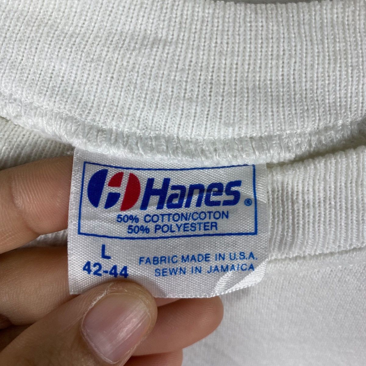 Vintage Vintage 80's WAIKIKI BEACH HAWAII Graphic Crewneck Size US L / EU 52-54 / 3 - 5 Thumbnail