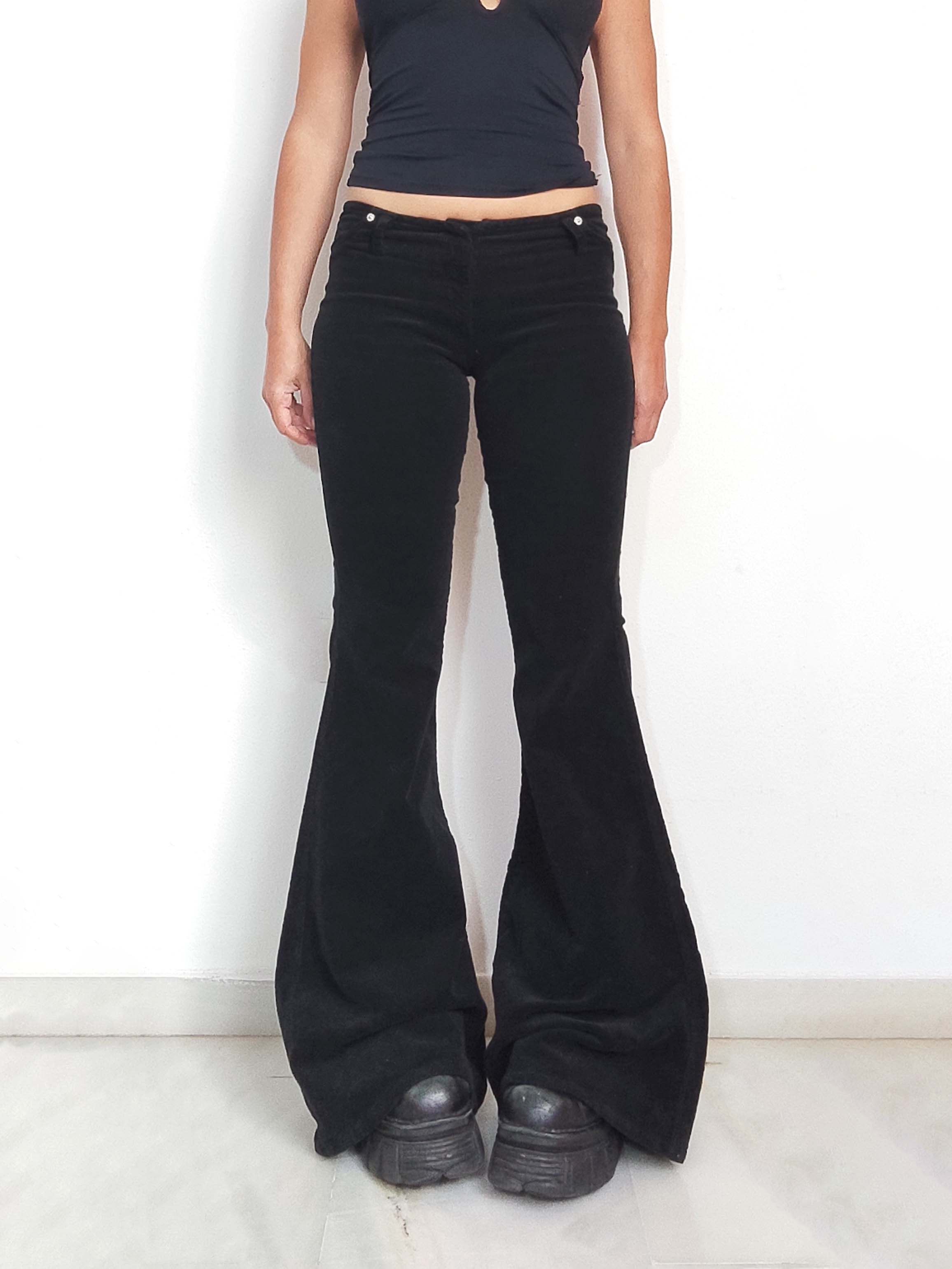 Vintage Y2k Vintage Ultra Flare Leg Jeans in Black Size 26" / US 2 / IT 38 - 1 Thumbnail