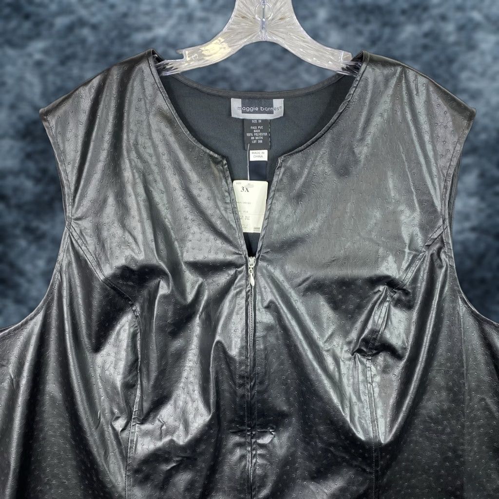 Vintage Maggie Barnes 3X Faux Leather Vest Black Pebbled Full Zip Lightweight Biker NWT Women's Vest 3X Black Zipper VINTAGE Size XXL / US 16-18 / IT 52-54 - 1 Thumbnail