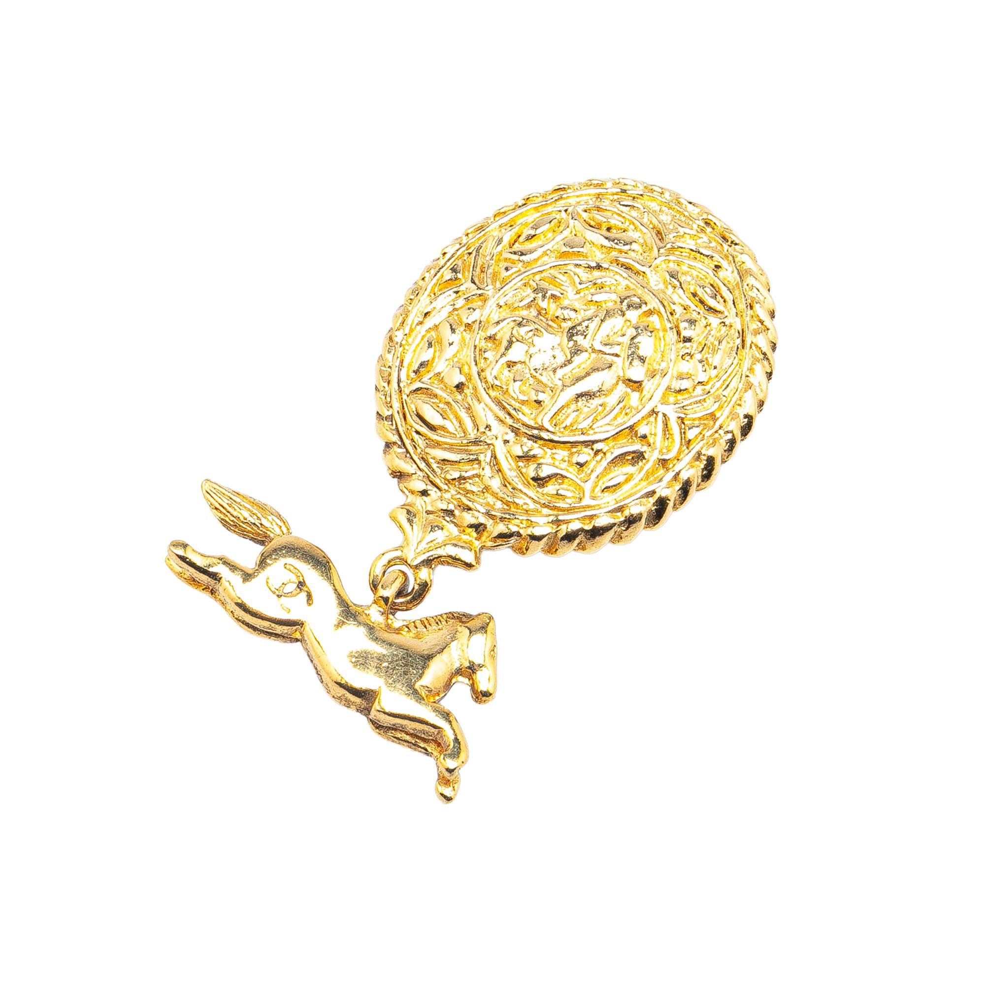 Chanel Gold Plated CC Horsetop Brooch Gold