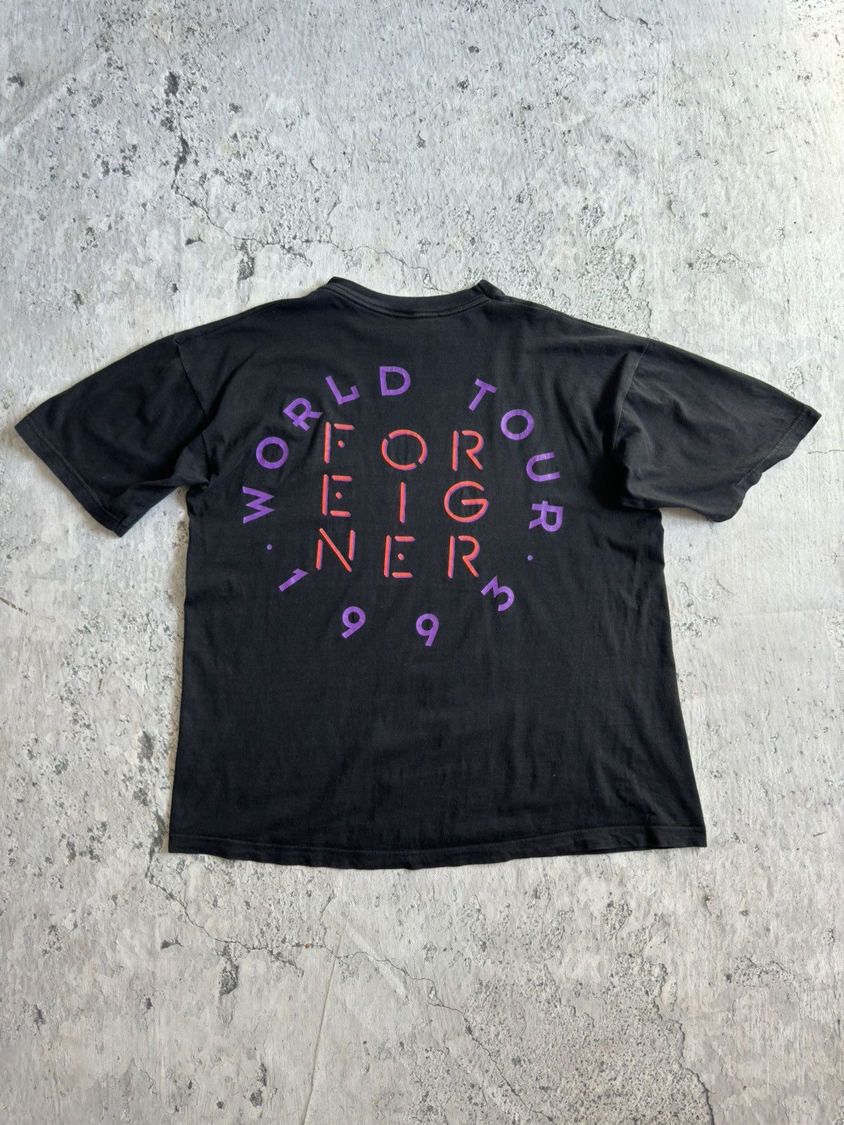 Band Tees Vintage 1993 Foreigner World Tour Band T Shirt Size US XL / EU 56 / 4 - 6 Thumbnail