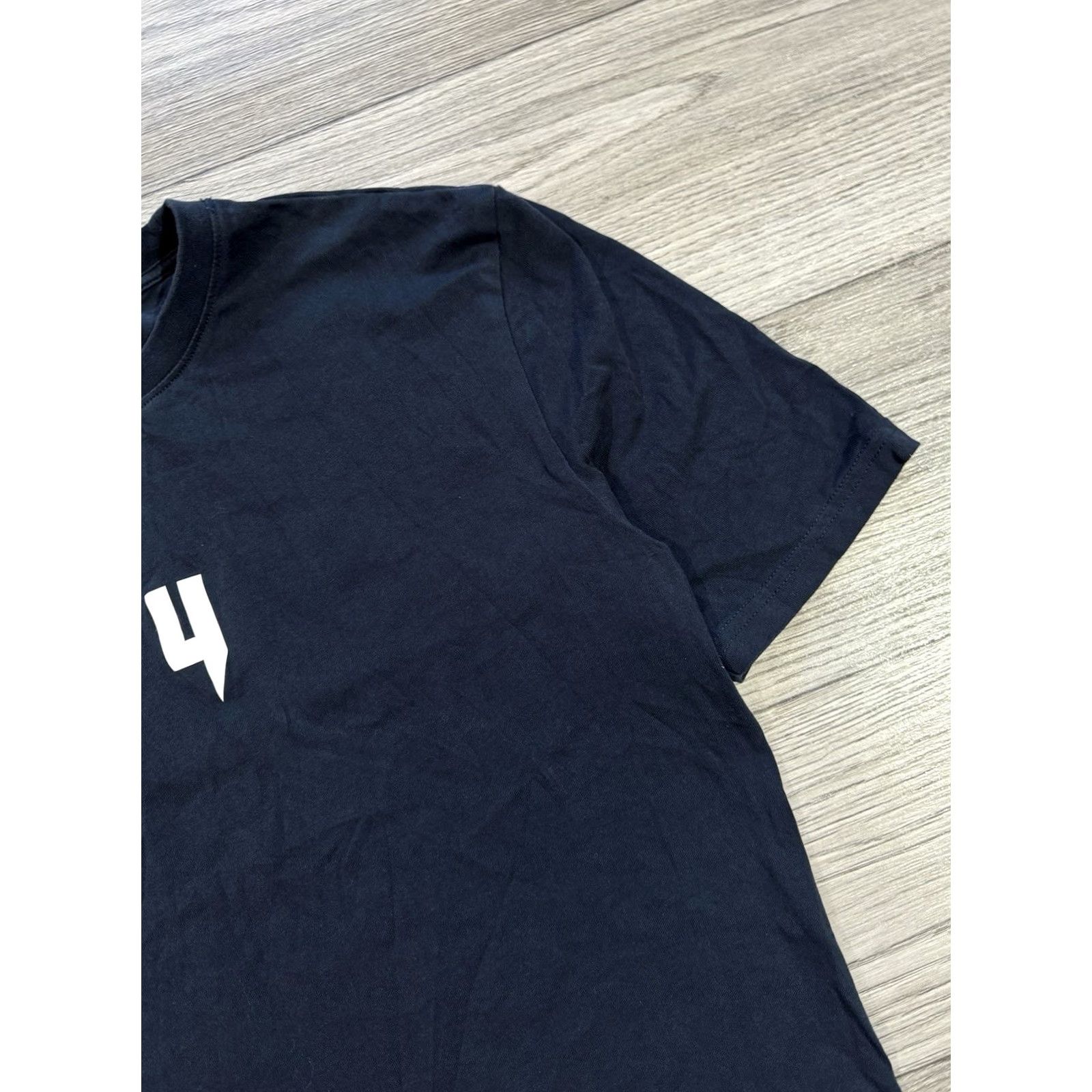 Vintage Yelir World Men’s Navy Blue White Logo T-Shirt Size S Size US S / EU 44-46 / 1 - 6 Thumbnail
