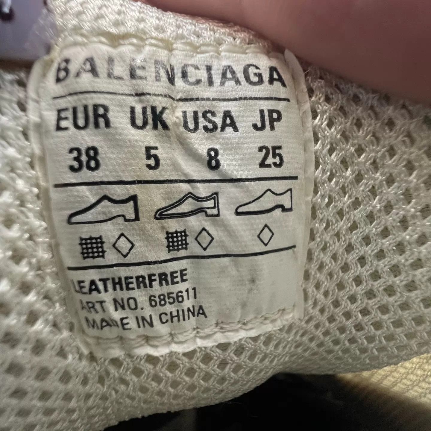 Balenciaga Balenciaga Triple S Women's White Black 38 Size US 8 / IT 38 - 8 Thumbnail