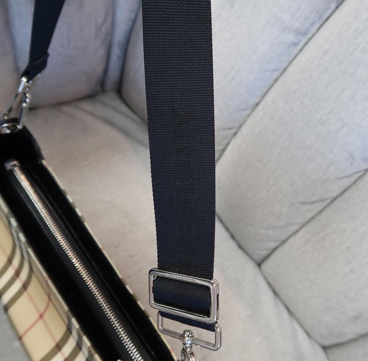 Burberry Authentic Burberry Shoulder Bag Size ONE SIZE - 4 Thumbnail