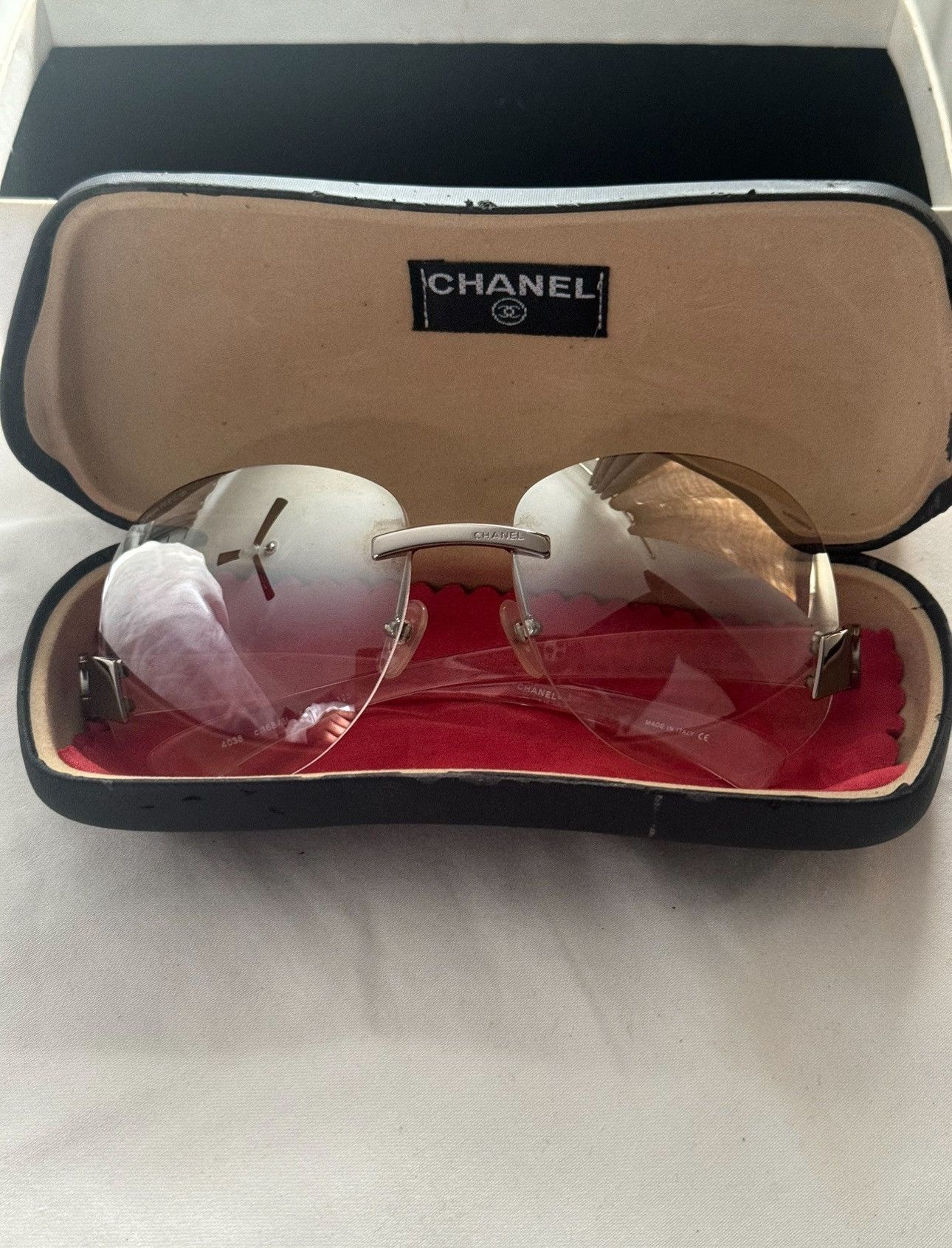 Chanel Chanel Vintage Silver CC Logo Rimless Sunglasses Size ONE SIZE - 1 Thumbnail