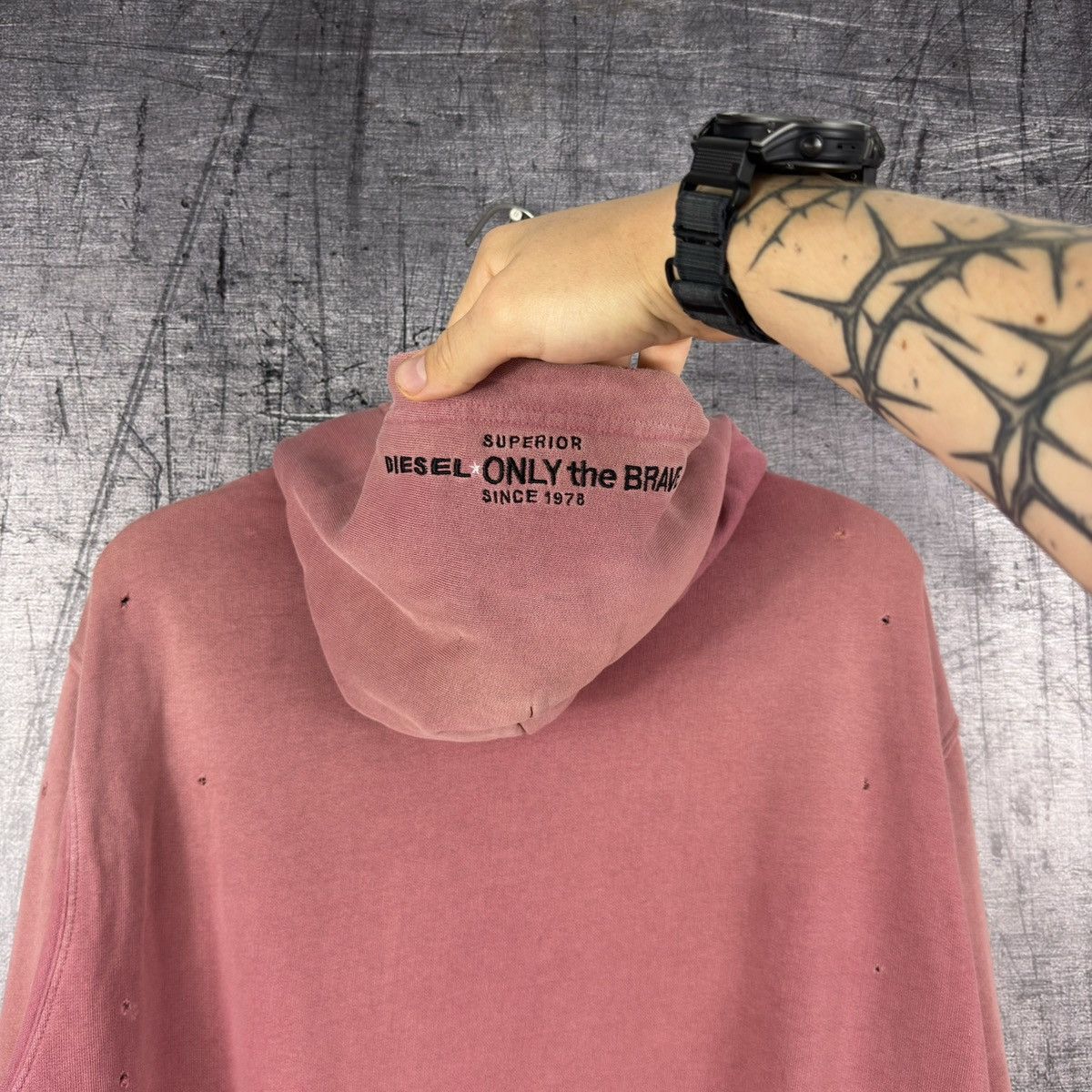 Diesel Diesel distressed sun faded pink hoodie avant garde Y2K Size US XL / EU 56 / 4 - 11 Thumbnail