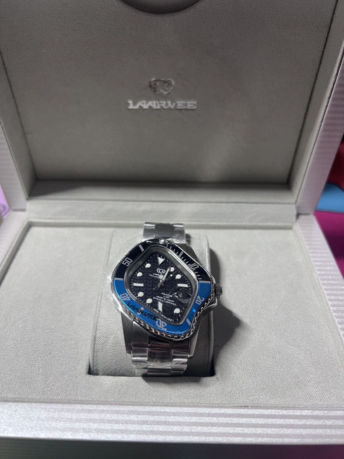 Laarvee LAARVEE X SNEAKMART CRASH Watch ICE Blue Black Bezel