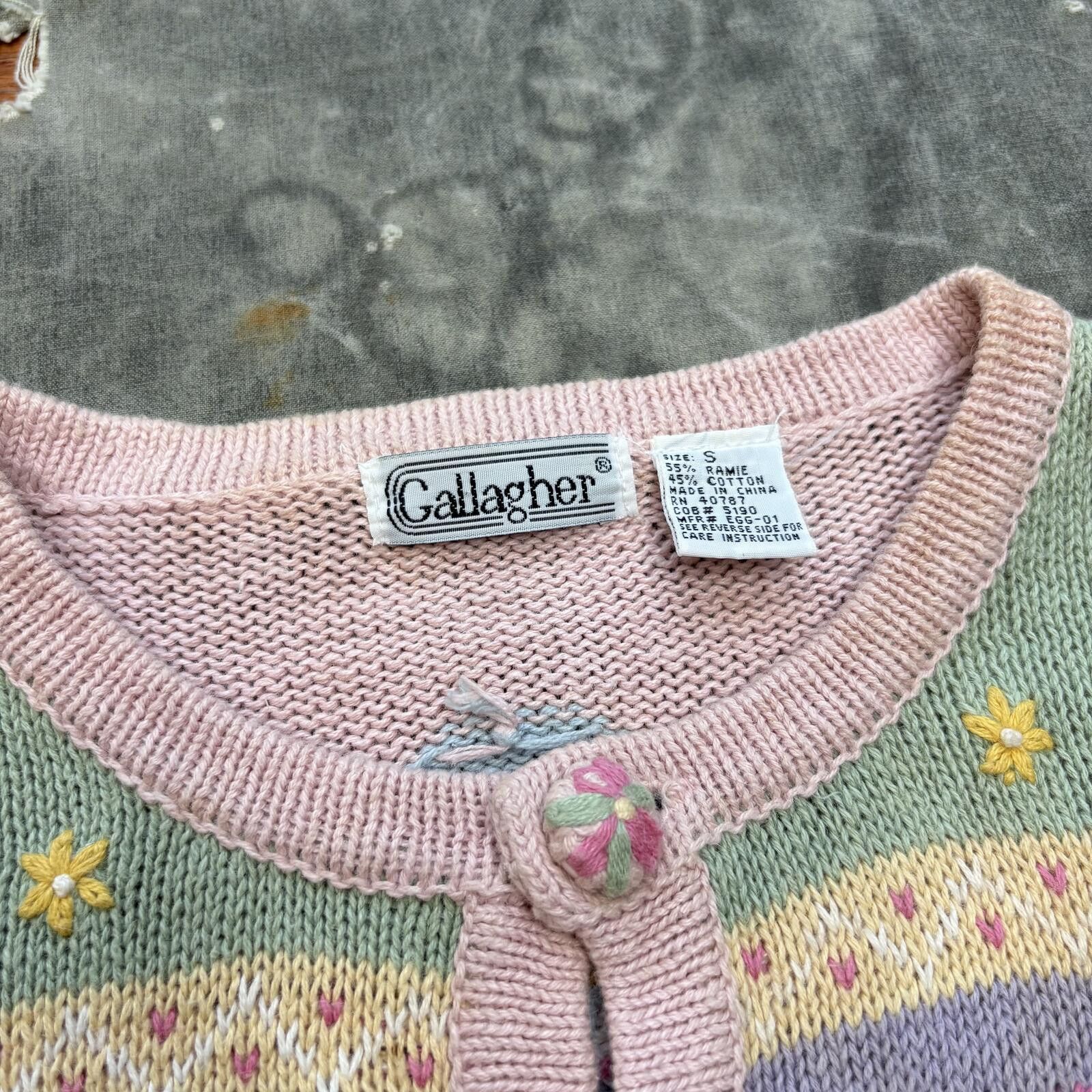 Vintage Vintage 80s Easter Bunny Egg Floral Hearts Sweater Cardigan Size S / US 4 / IT 40 - 2 Thumbnail