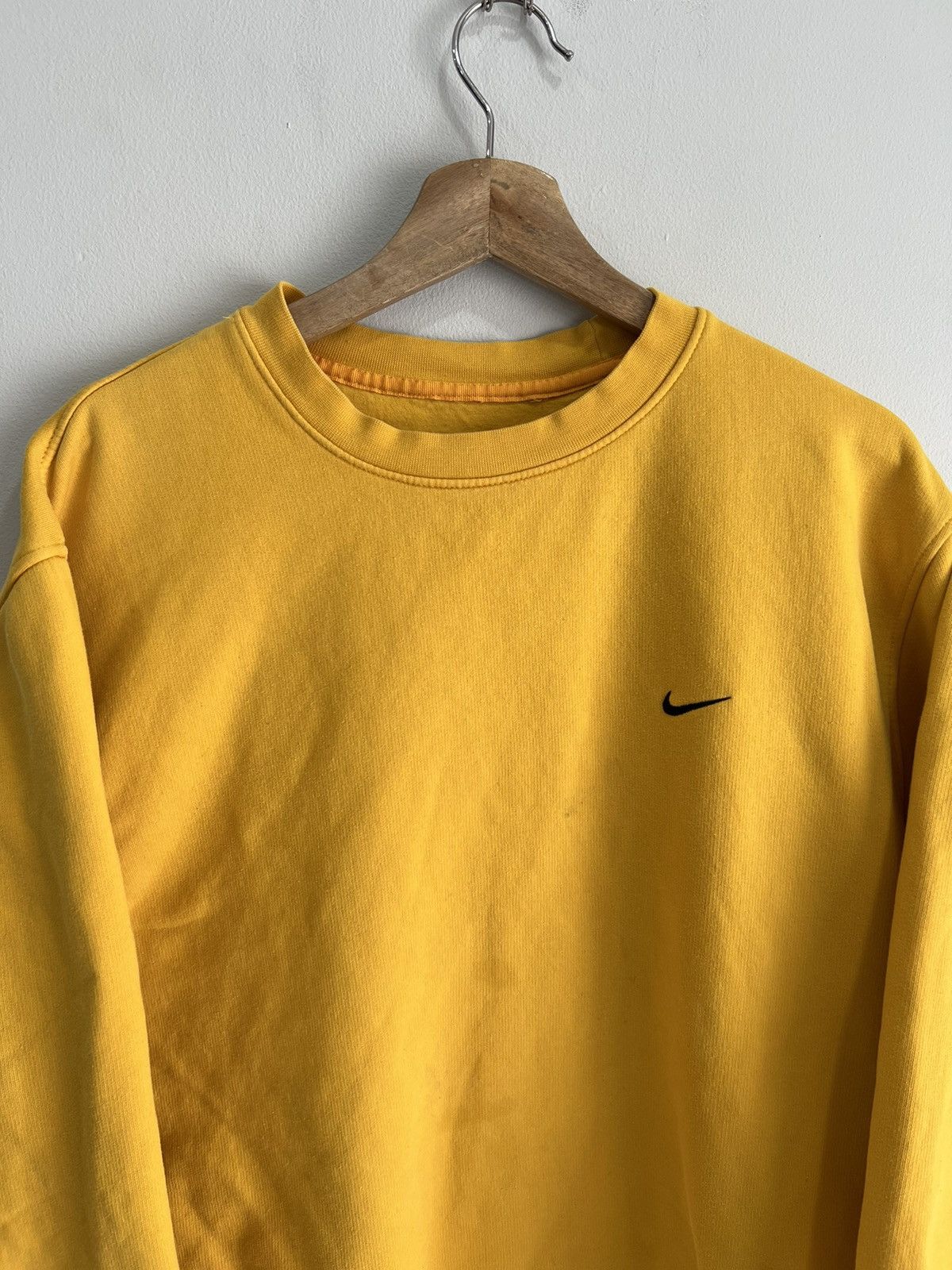 Nike Vintage Nike Y2K Sweater Sweatshirt crewneck Size US L / EU 52-54 / 3 - 2 Thumbnail