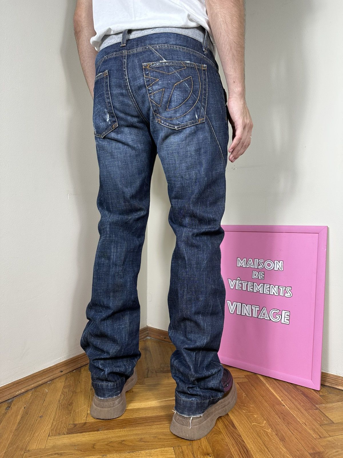 Moschino Moschino Denims Jeans Pants Denim Vintage Logo Distressed Size US 34 / EU 50 - 2 Thumbnail