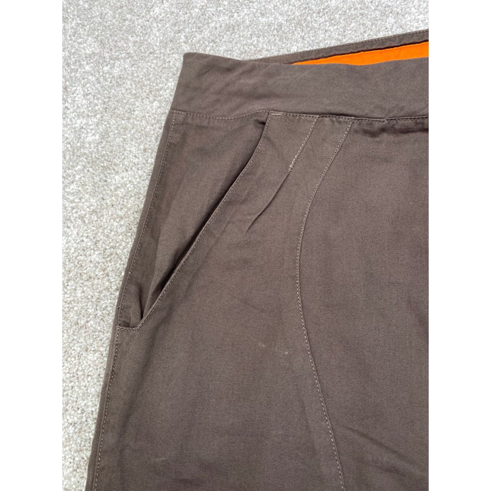 Nike Nike Sportswear Shorts Bermuda Women L Brown 12-14 Knit Cotton Polyester Athletic Golf Pockets Drawstring Front Size 36" / US 14 / IT 50 - 2 Thumbnail