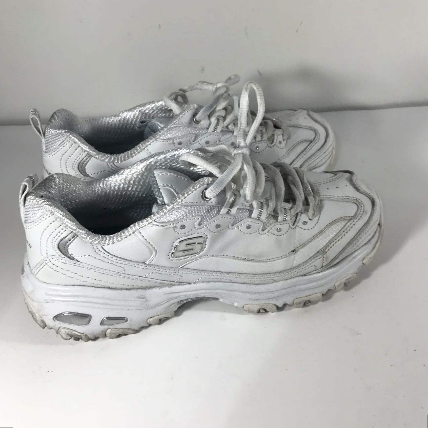 SKECHERS SKECHERS D'Lites White Leather/Synthetic Memory Foam Sneakers Womens Size 8 Athletic Comfort Low Top Size US 8 / IT 38 - 4 Thumbnail