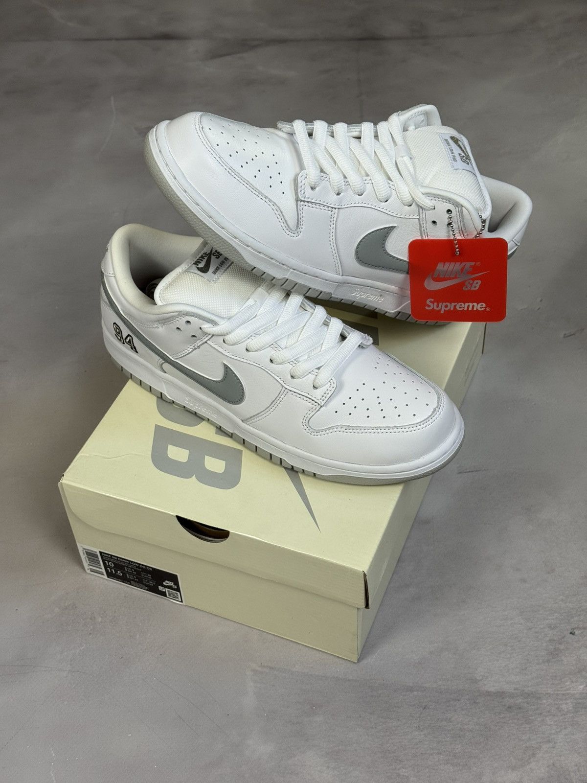 Nike SB Dunk Low ホワイト 94 Nike Dunk Low SB 94 “White Metallic Silver” Available now at