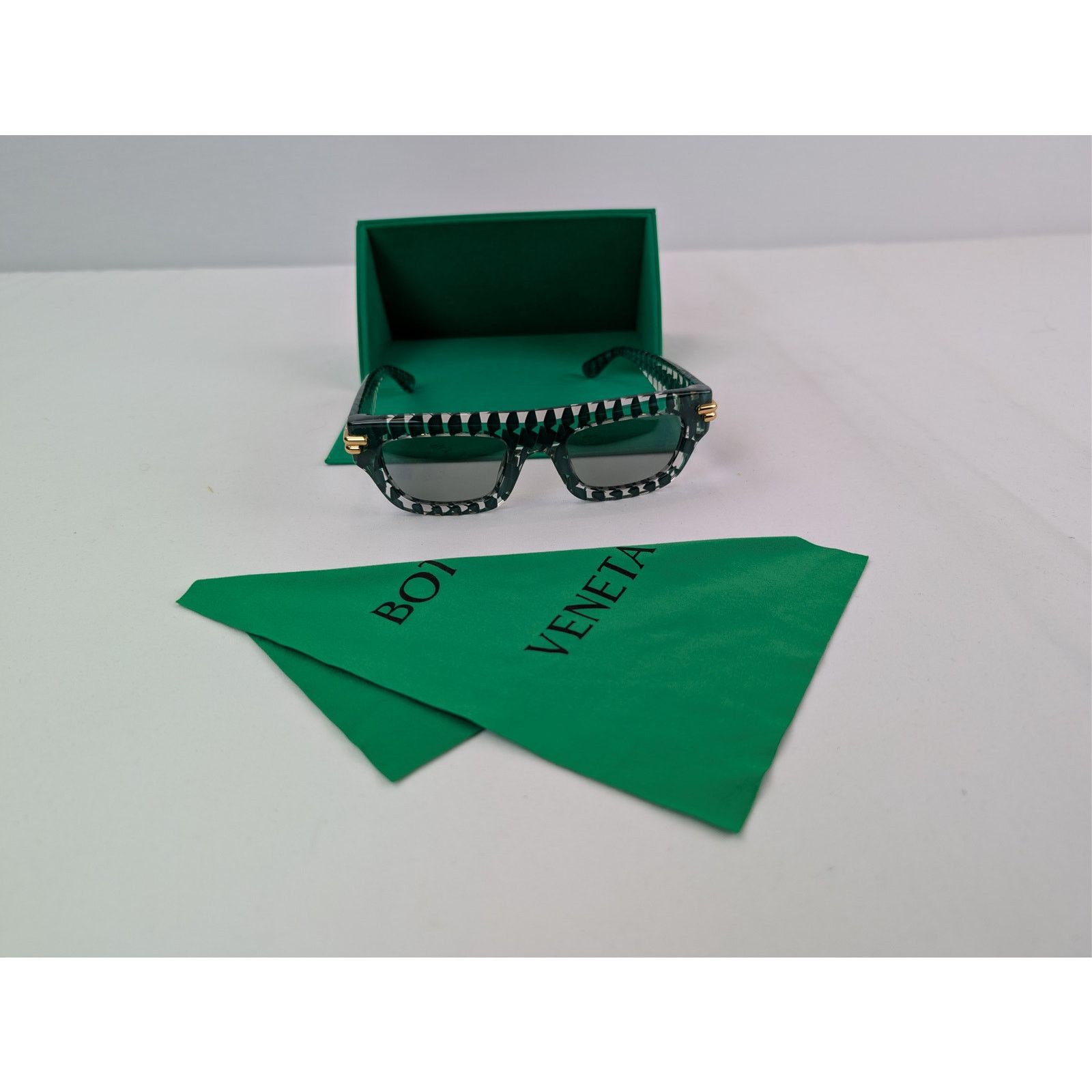 Bottega Veneta o1rshd1 / 555 / Size: OS / Sunglasses in Green Emerald Size ONE SIZE - 9 Thumbnail