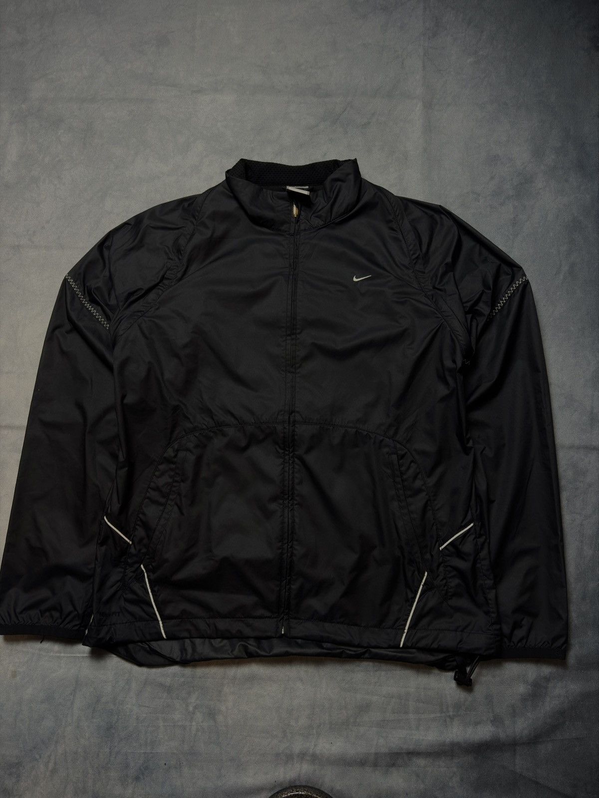 Nike × Vintage Nike Black Windbreaker Jacket – Size L - Retro Vintage Size US L / EU 52-54 / 3 - 1 Thumbnail