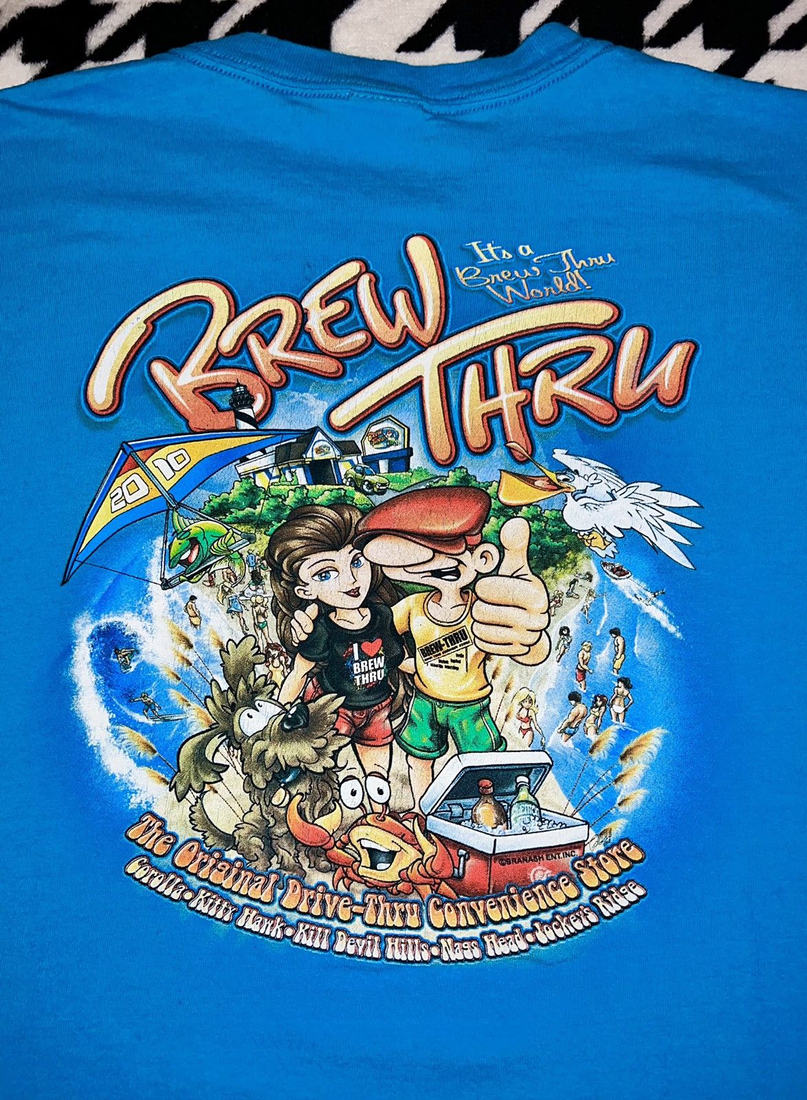 Anvil × Vintage VINTAGE 2010 BREW THRU OBX, NC Size US L / EU 52-54 / 3 - 5 Thumbnail