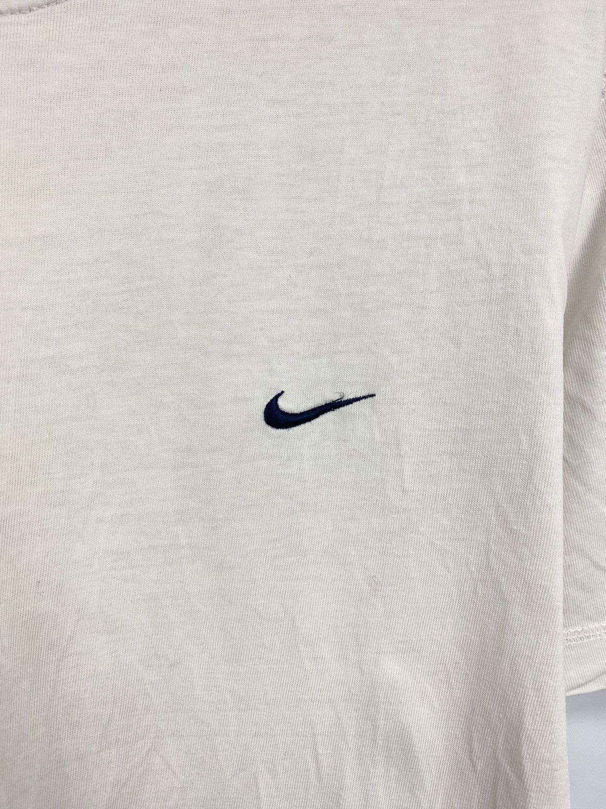 Nike 🇺🇸 Vintage 90s Nike Swoosh Retro T-Shirt Rare Retro Hype Y2K Size US M / EU 48-50 / 2 - 4 Thumbnail