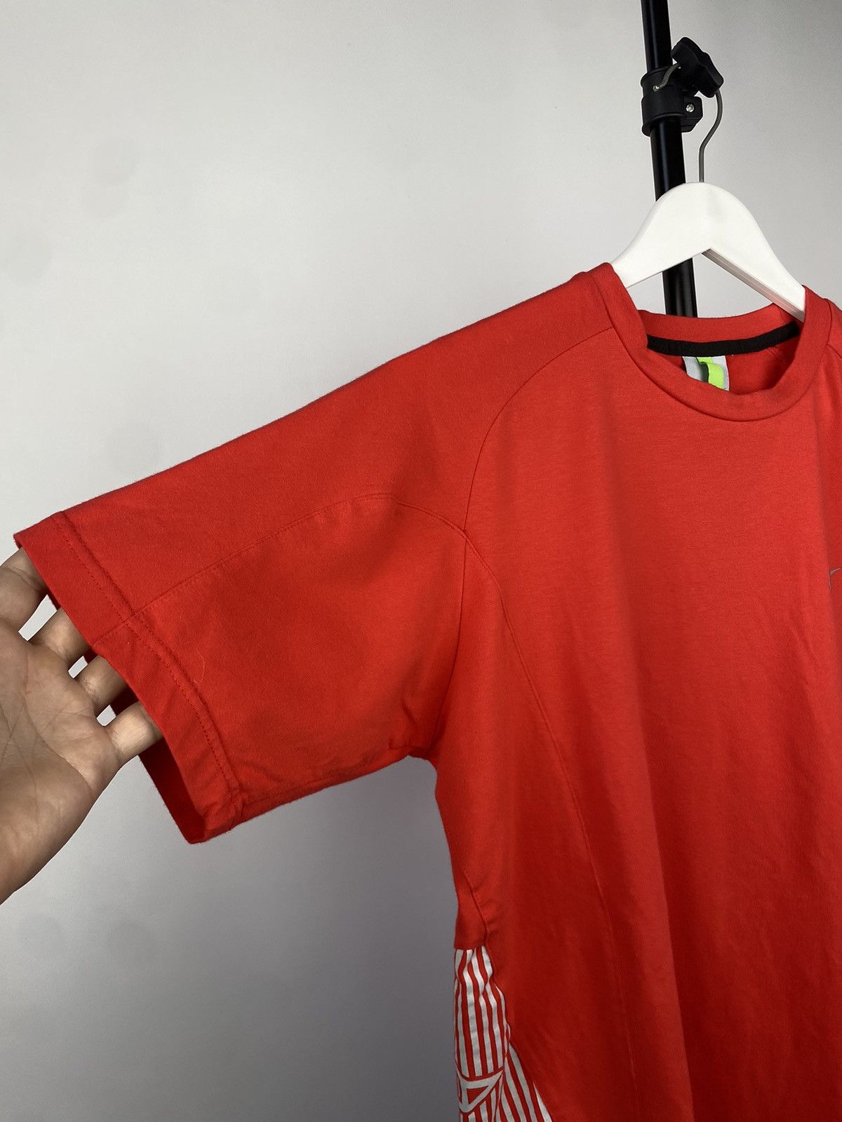 Nike × Vintage Vintage 90s 00s Nike Air Max red T-shirt Size US L / EU 52-54 / 3 - 3 Thumbnail