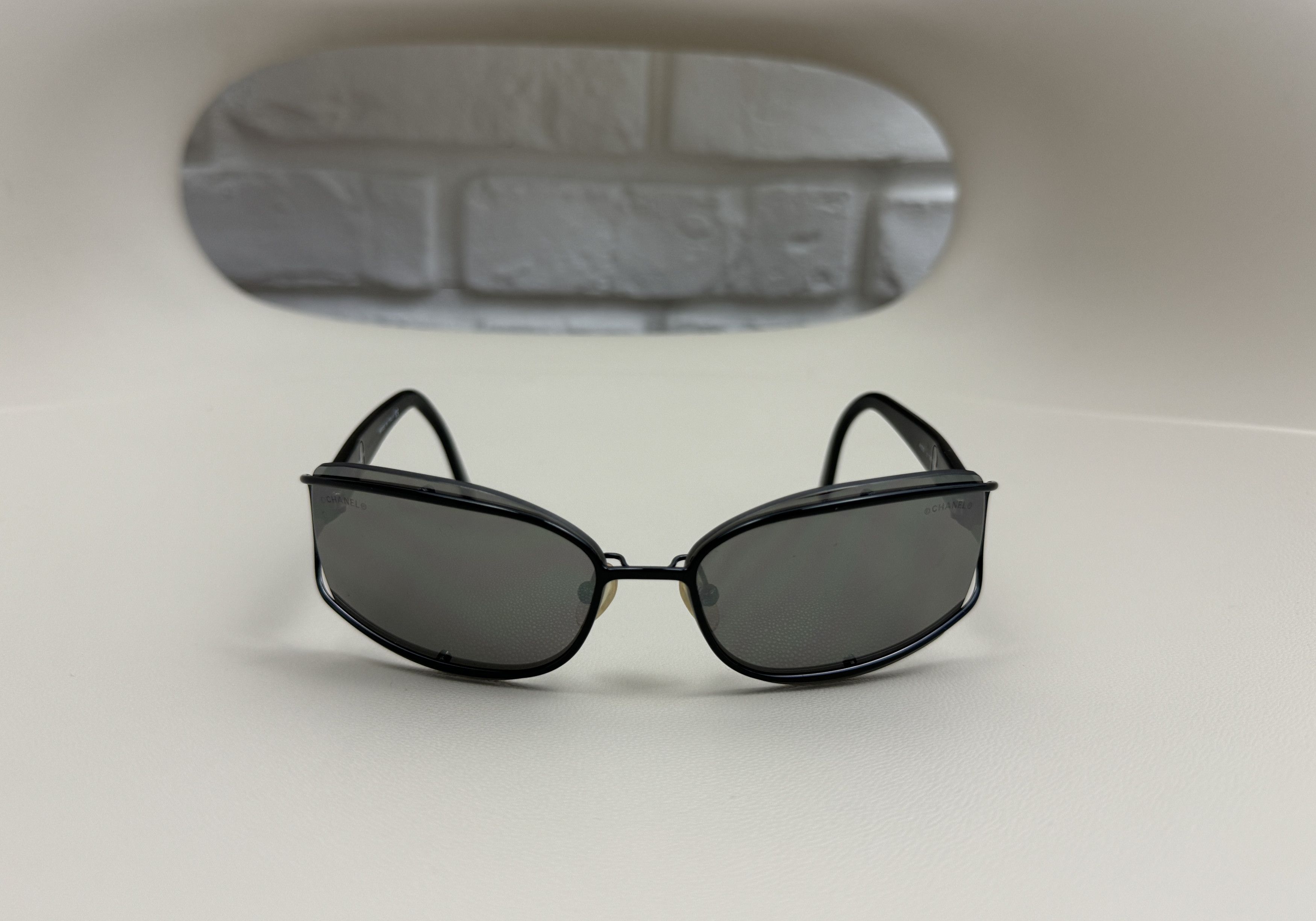 Chanel Retro Vintage 90s Chanel 4025 Sunglasses Rimless Black Metal Size ONE SIZE - 2 Thumbnail