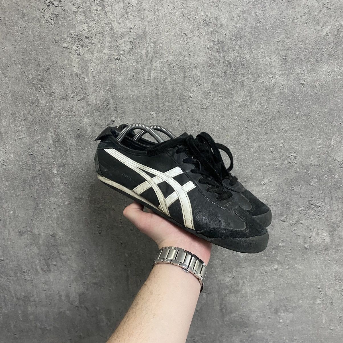 Asics Vintage Asics Onitsuka Tiger Black/White Low Top Sneakers Size US 6.5 / EU 39-40 - 4 Thumbnail
