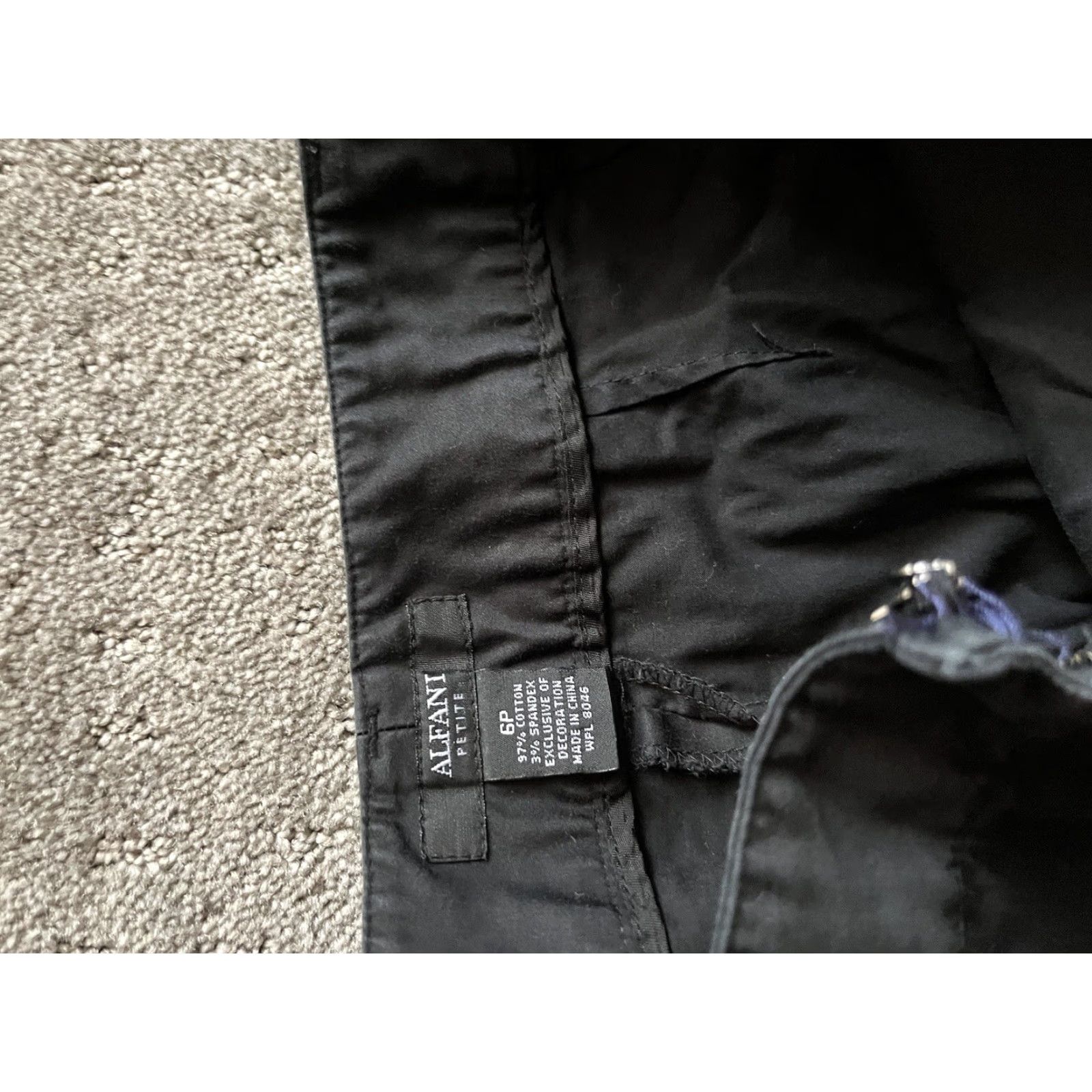Alfani ALFANI Black Capri Crop Pants Petite Women Size 6P Size 28" / US 6 / IT 42 - 3 Thumbnail