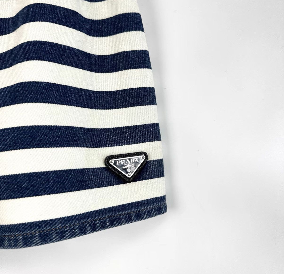 Prada Prada striped triangle logo high-waisted shorts K12 Size 25" / US 0 / IT 36 - 5 Thumbnail