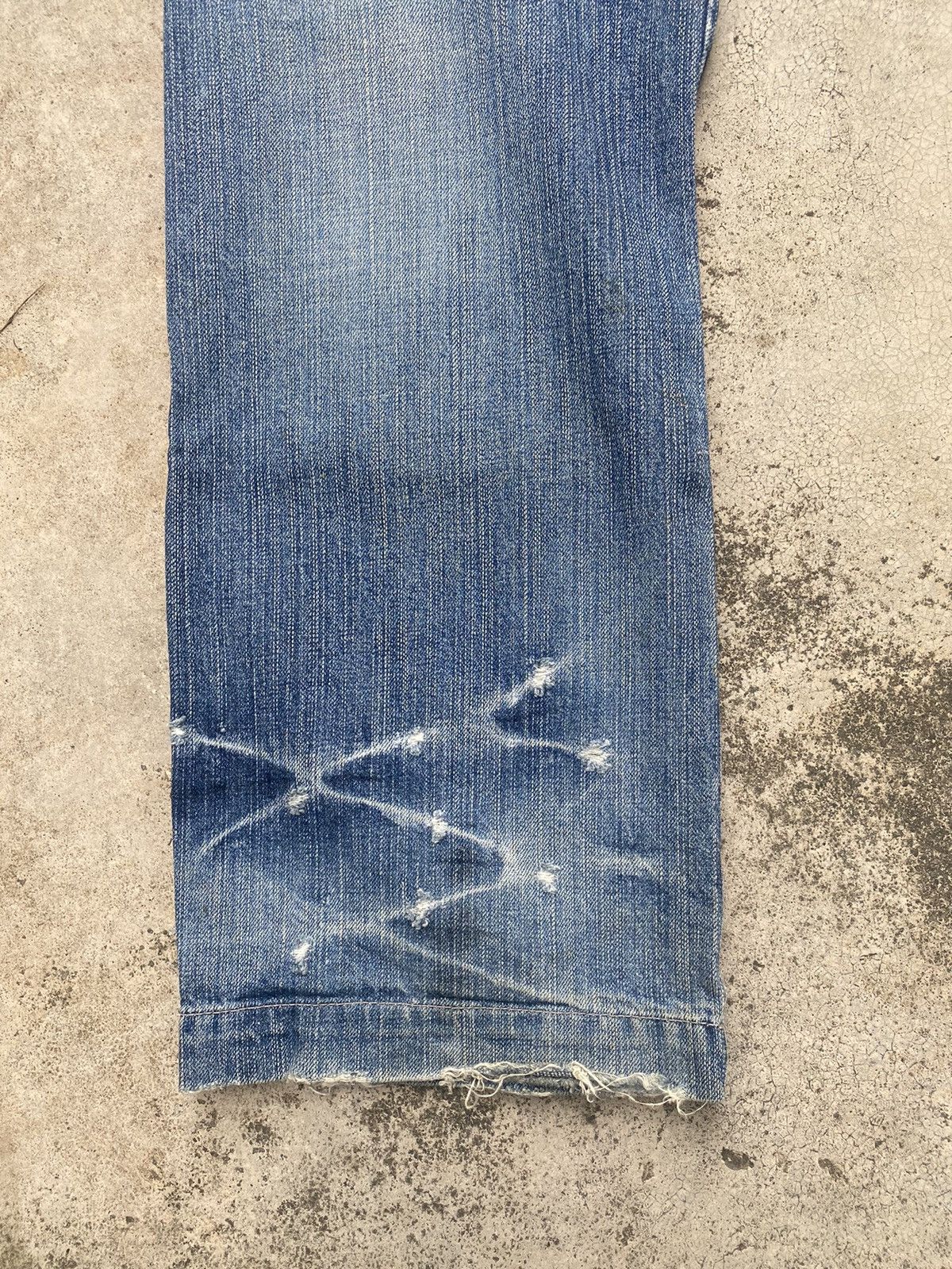 Designer × Le Grande Bleu (L.G.B.) × Marithe + Francois Girbaud Marithe Francois Girbaud Distressed Clawmark Jeans Size US 29 - 23 Thumbnail