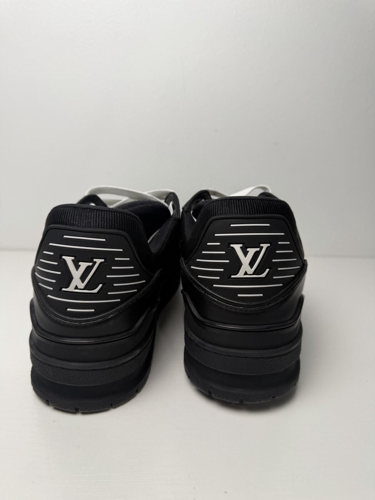 Louis Vuitton Louis Vuitton Trainer Sneakers Black Monogram Mens US 9.5 LV Size US 10.5 / EU 43-44 - 4 Thumbnail