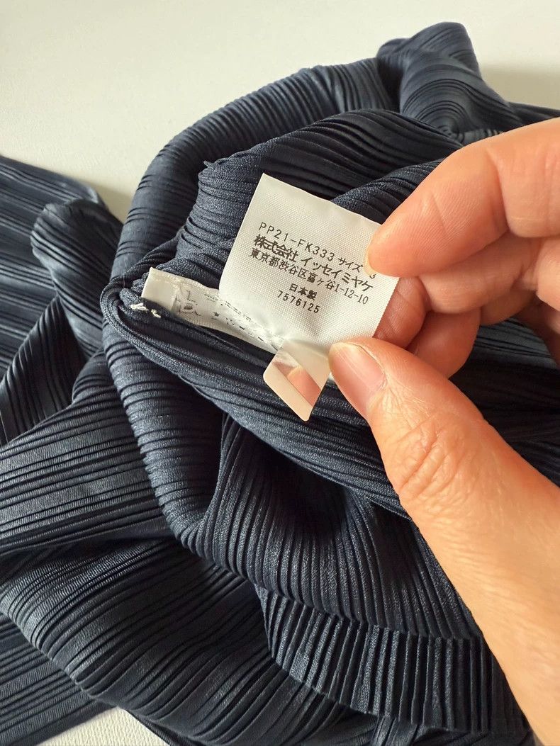 Issey Miyake Issey Miyake size:3 Blue and black pleated top Size XS / US 0-2 / IT 36-38 - 4 Thumbnail