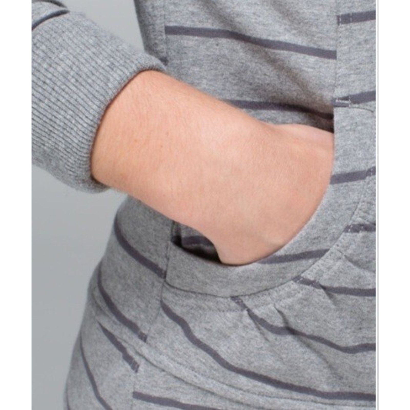 Lululemon Lululemon Movement Jacket Cayman Stripe Grey Size M A002024 Size M / US 6-8 / IT 42-44 - 3 Thumbnail