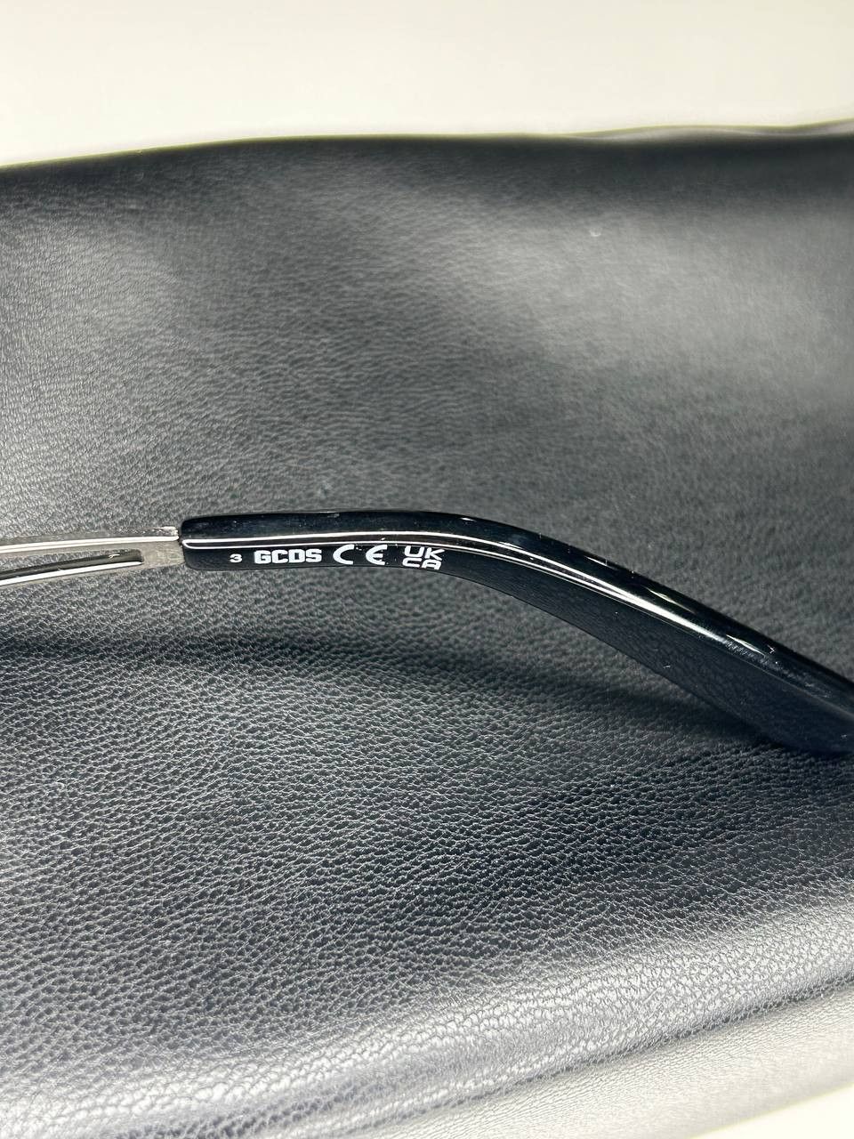 GCDS GCDS Black Oval Sunglasses (1412) Size ONE SIZE - 2 Thumbnail