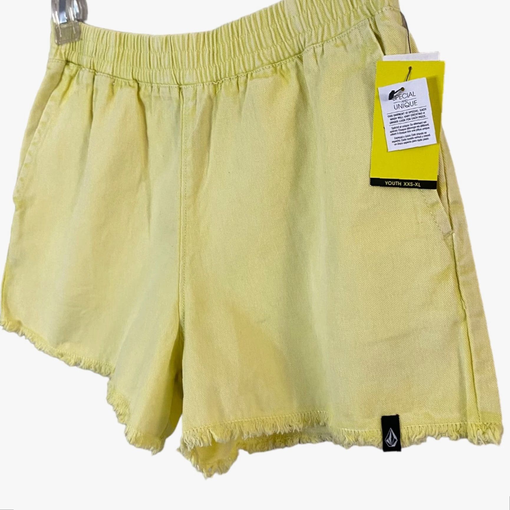 Volcom VOLCOM Strutin Stone Cotton Twill Shorts Women's Large Yellow Cut-Off Raw Hem Casual Size 36" / US 14 / IT 50 - 2 Thumbnail